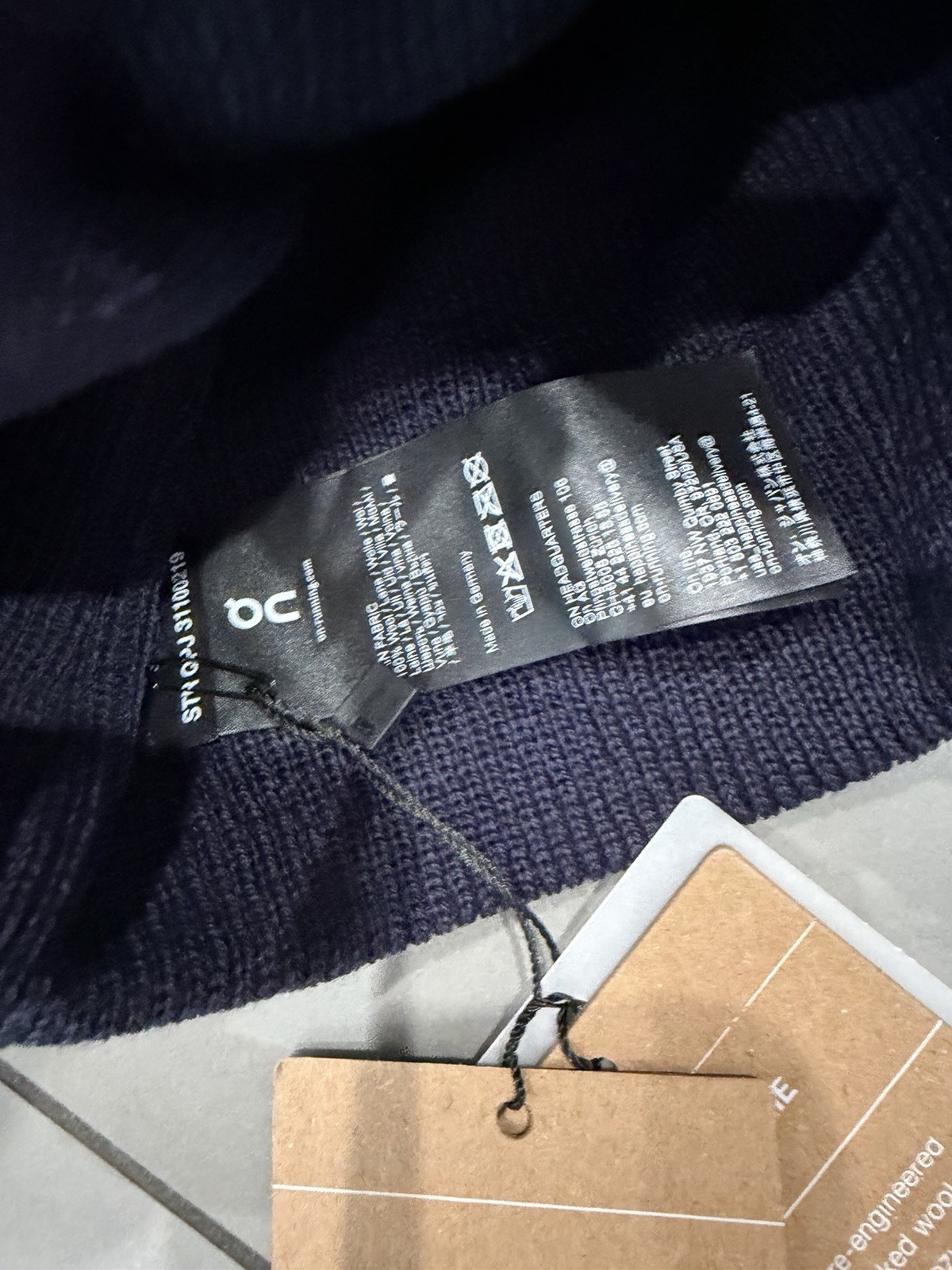 ON RUNNING Merino Wool Beanie NAVY Blue One Size One Size