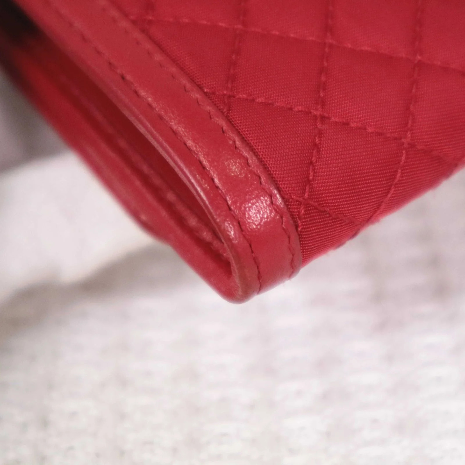 Prada Wallet On Chain Woc Red Tessuto Nylon Calfskin (mm042926f7r)