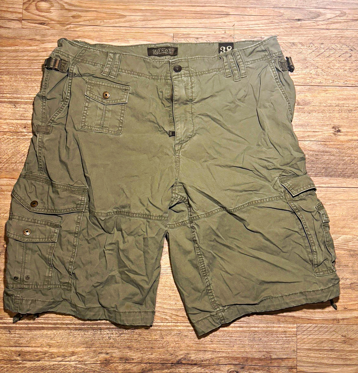 VTV Old Navy Men’s Green Solid Cargo Shorts Cotton 38” waist