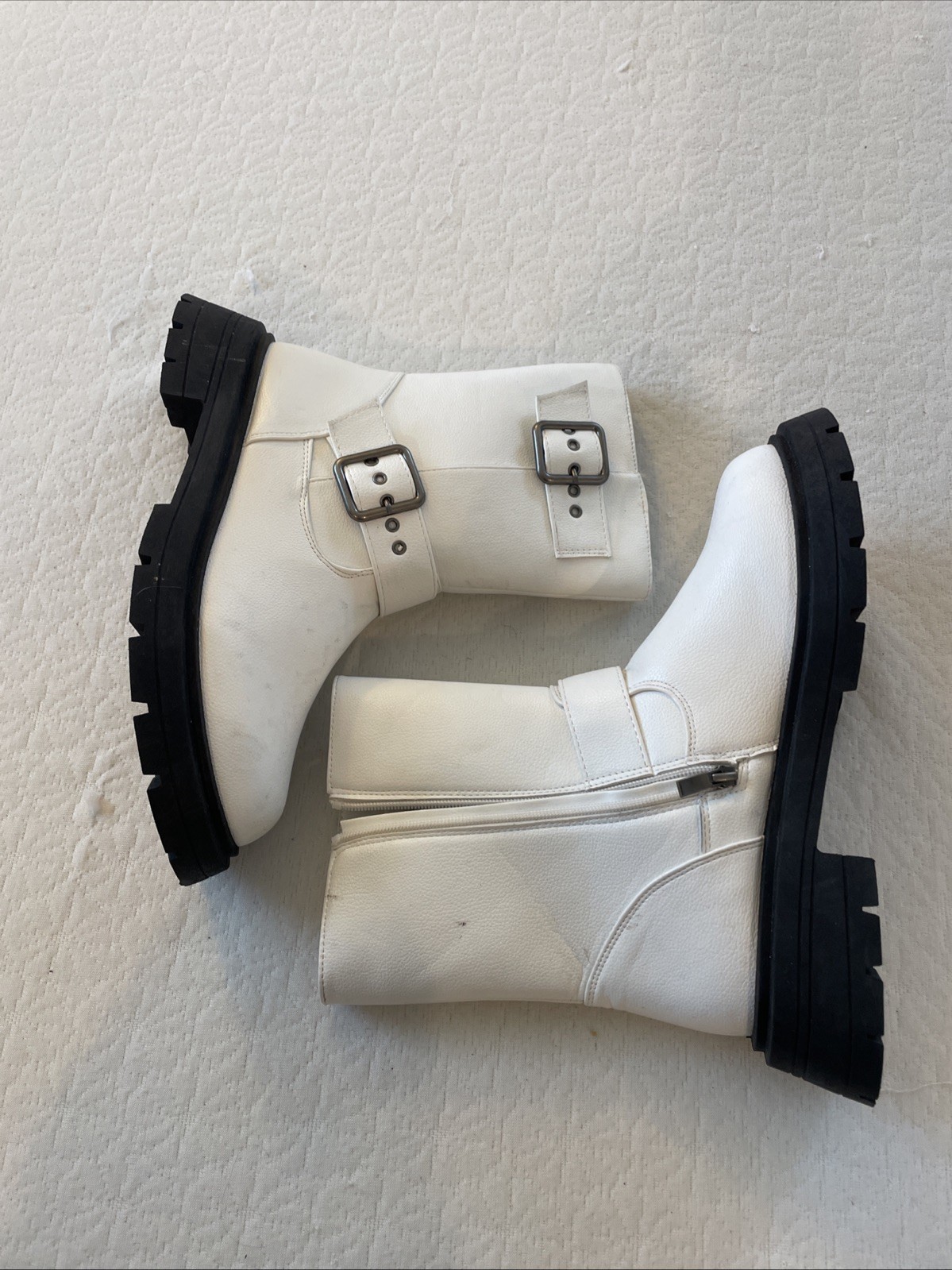 White Lug Sole Combat Boots Double Buckle Side Zip Moto Mid Calf Women 8.5