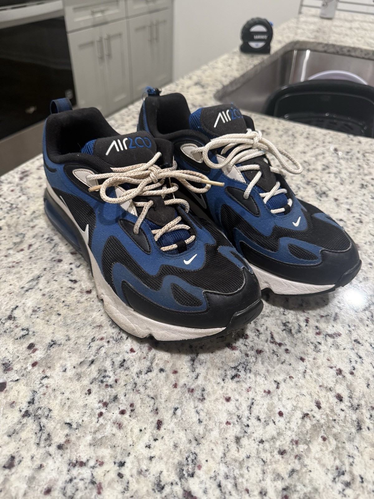 Size 9.5 – Nike Air Max 200 Bordeaux