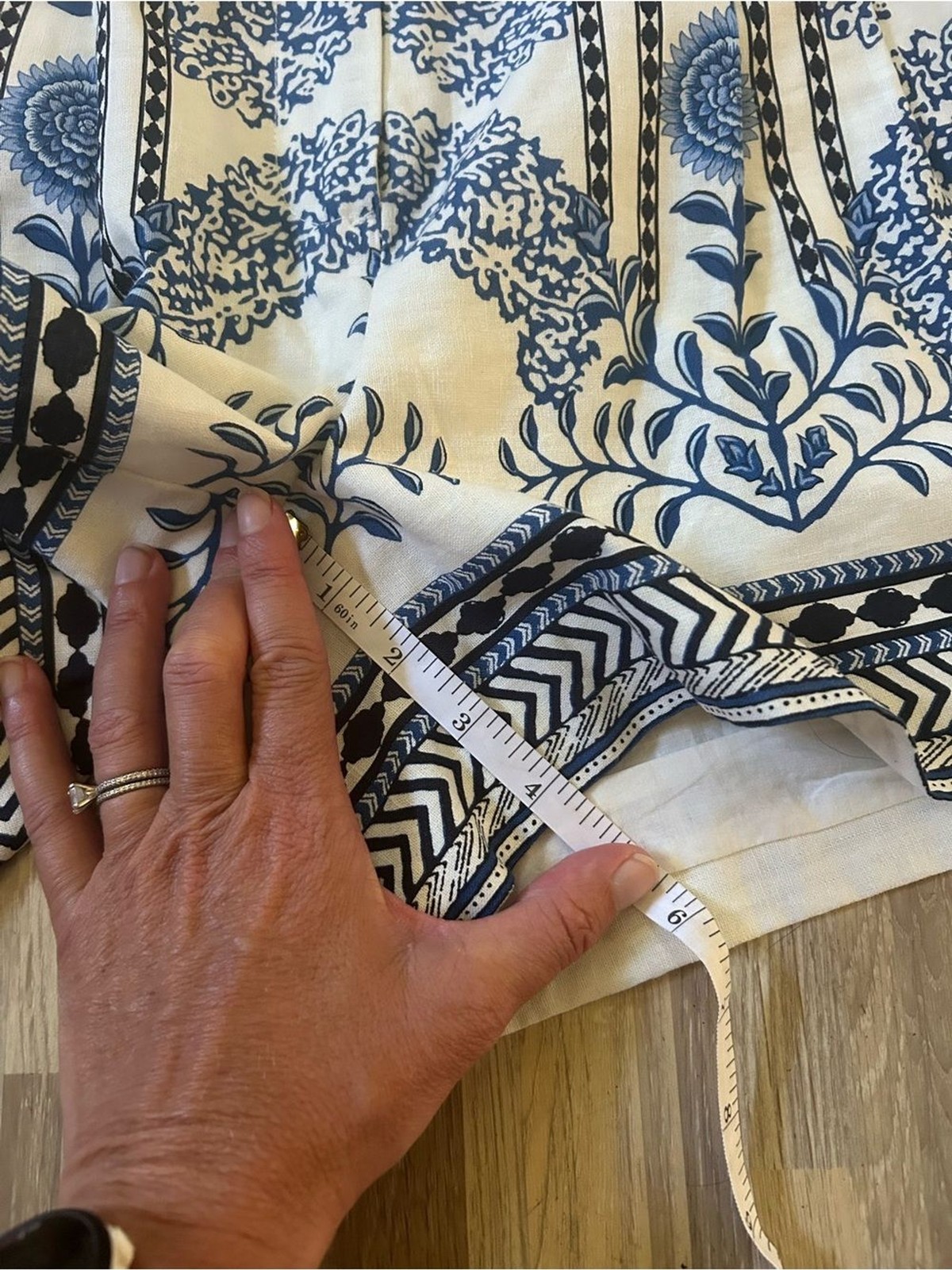 A Loves A Blue & White Floral Size 8 Linen/Cotton Blend High Rise Shorts Lined