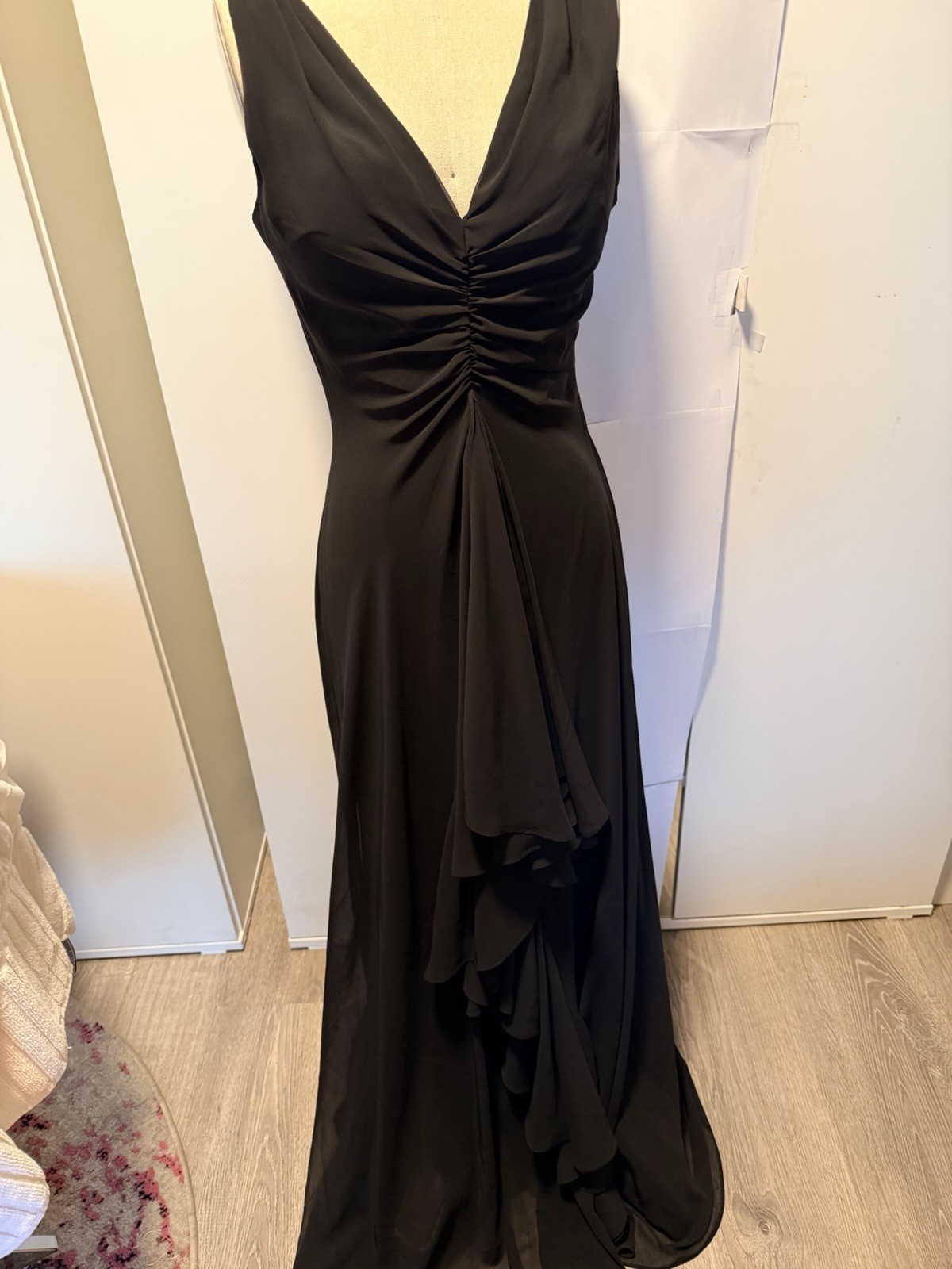 JS Boutique Black Chiffon V-Neck Sleeveless Ruched Ruffle Long Gown 6 flawed