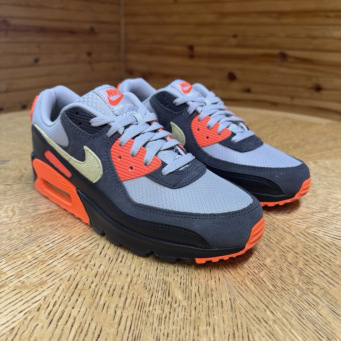 Nike Air Max 90 Light Smoke Grey Hyper Crimson Limelight 9.5 men’s