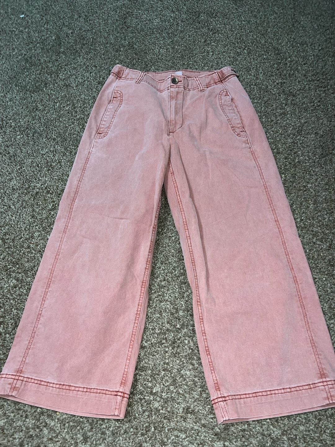 Old Navy Women’s Petite High-Rise Wide-Leg Cropped Jeans in Pink