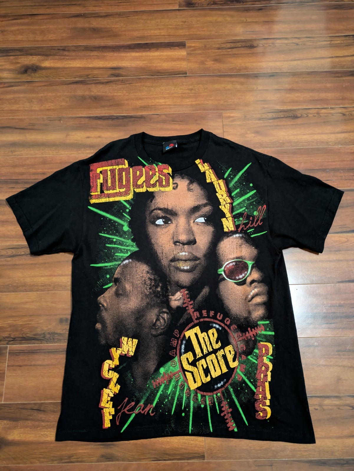 Fugees The Score BackStock Co AOP Rap T-Shirt Lauryn Hill Wyclef Mens Large