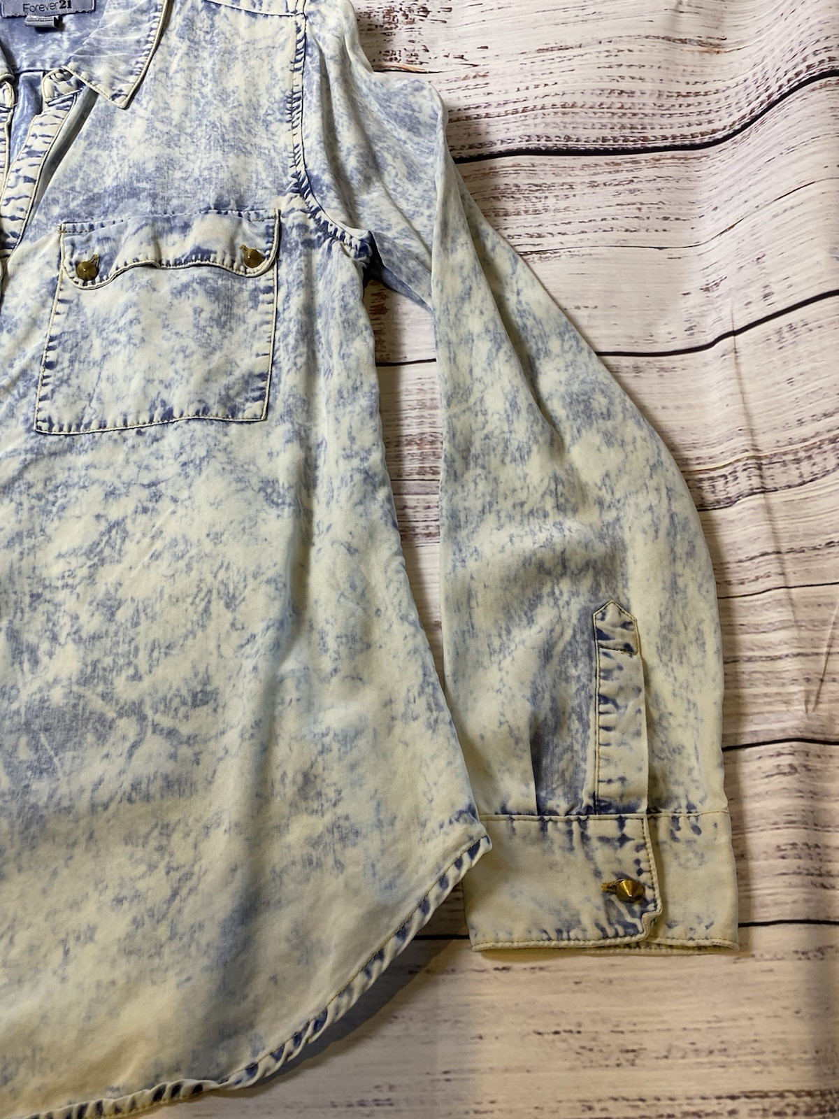 Forever 21 Size M 100% Lyocell Acid Wash Denim Long Sleeve Shirt Pockets