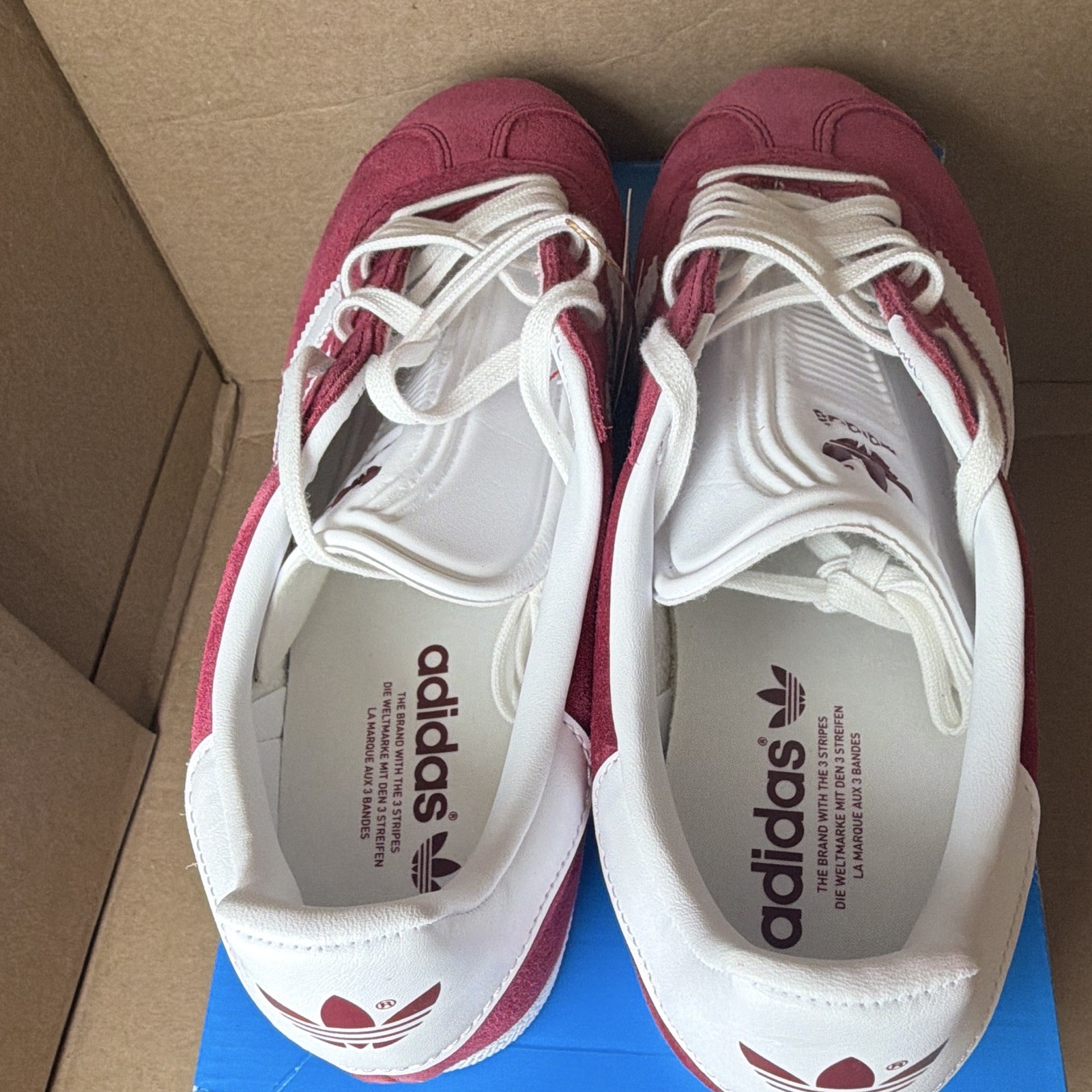 adidas Gazelle Men’s Low Top Lace-Up Suede Sneakers Burgundy/White B41645