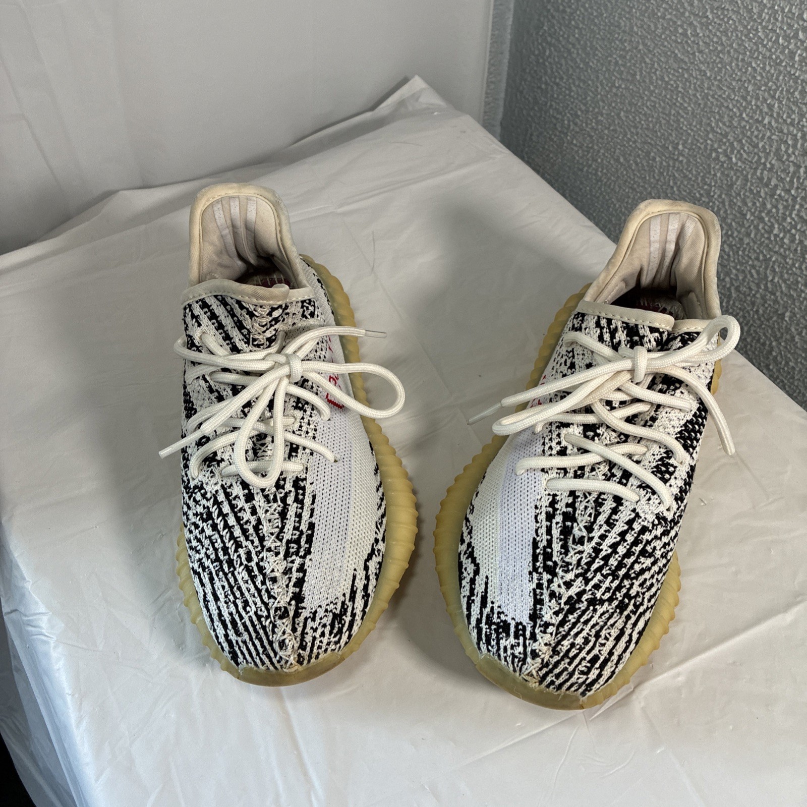 Adidas Yeezy Boost 350 V2 Zebra Men’s size 6 Used CP9654 No Box