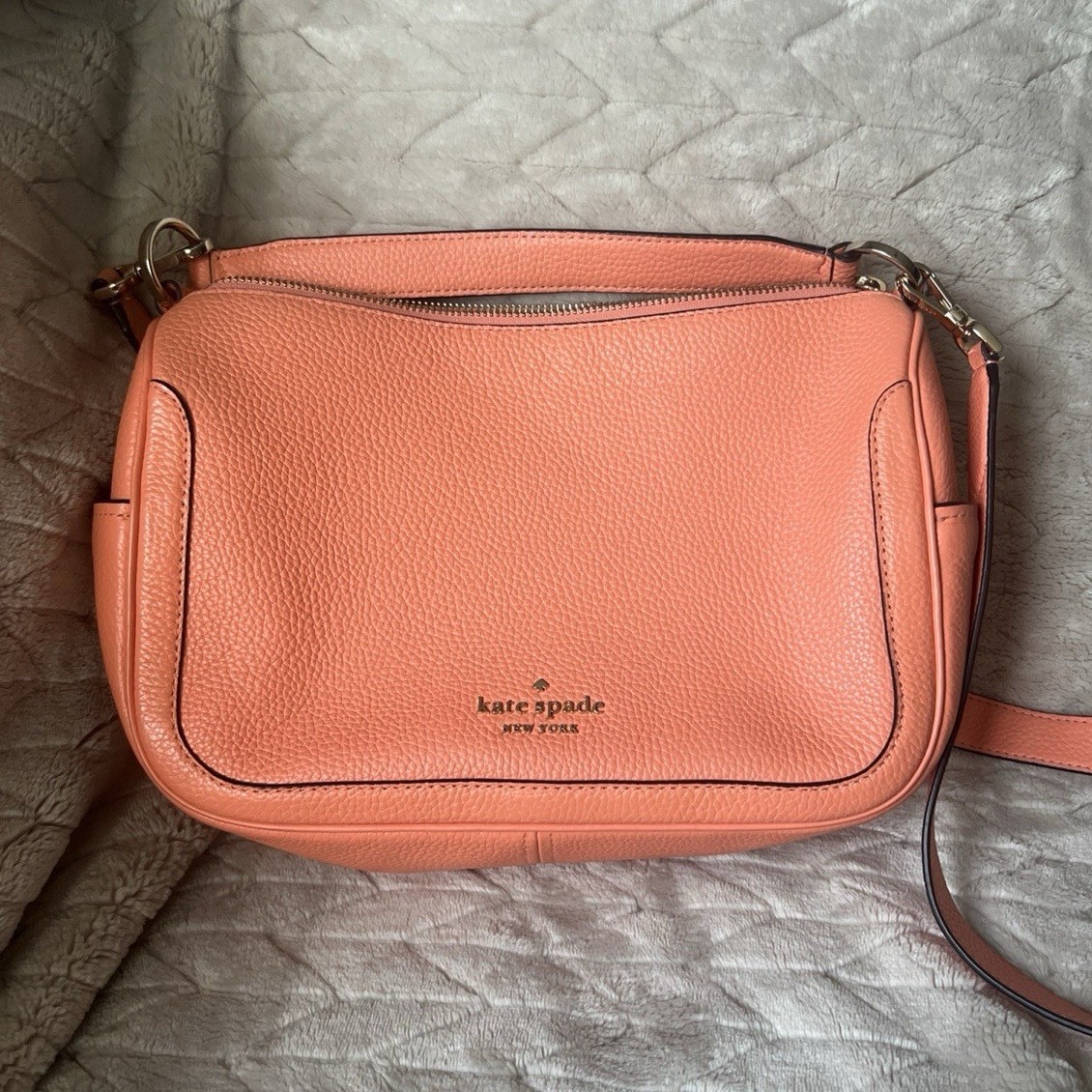 Kate Spade New York Pebbled Peach Medium Shoulder/Crossbody Bag Zip Top Gold