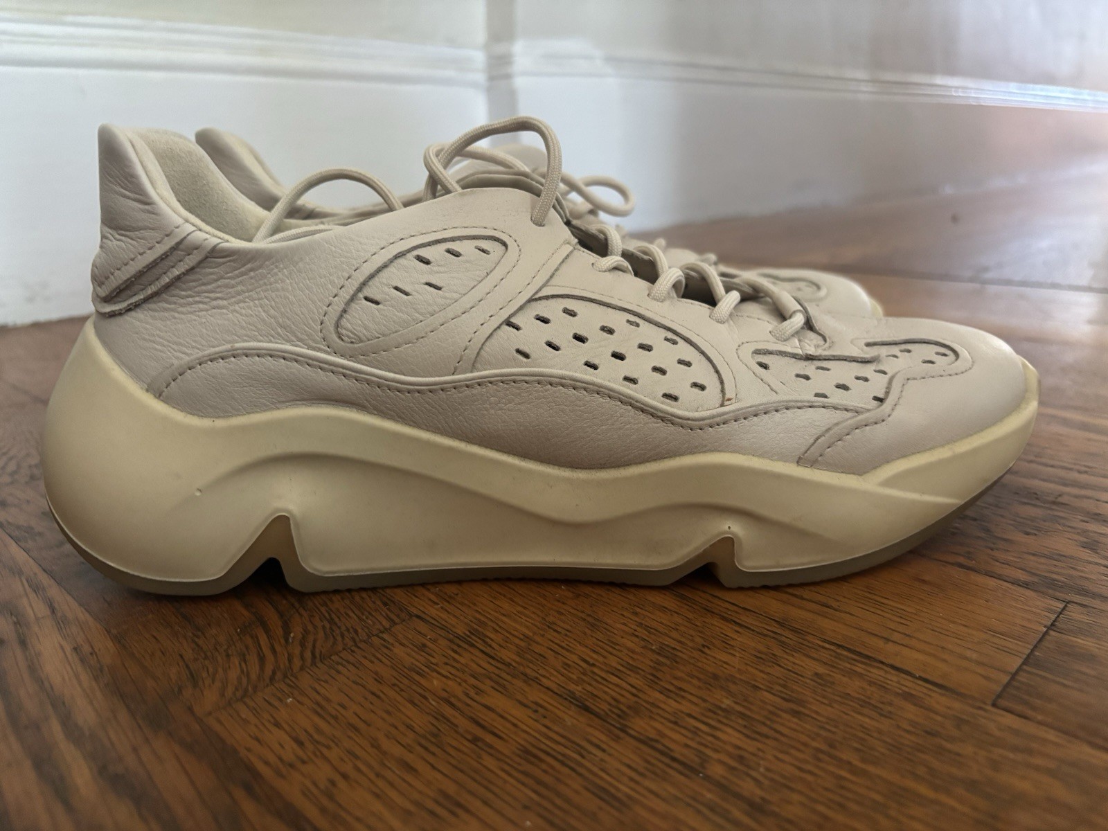 Ecco Chunky Sneaker Cream Leather 10 US W