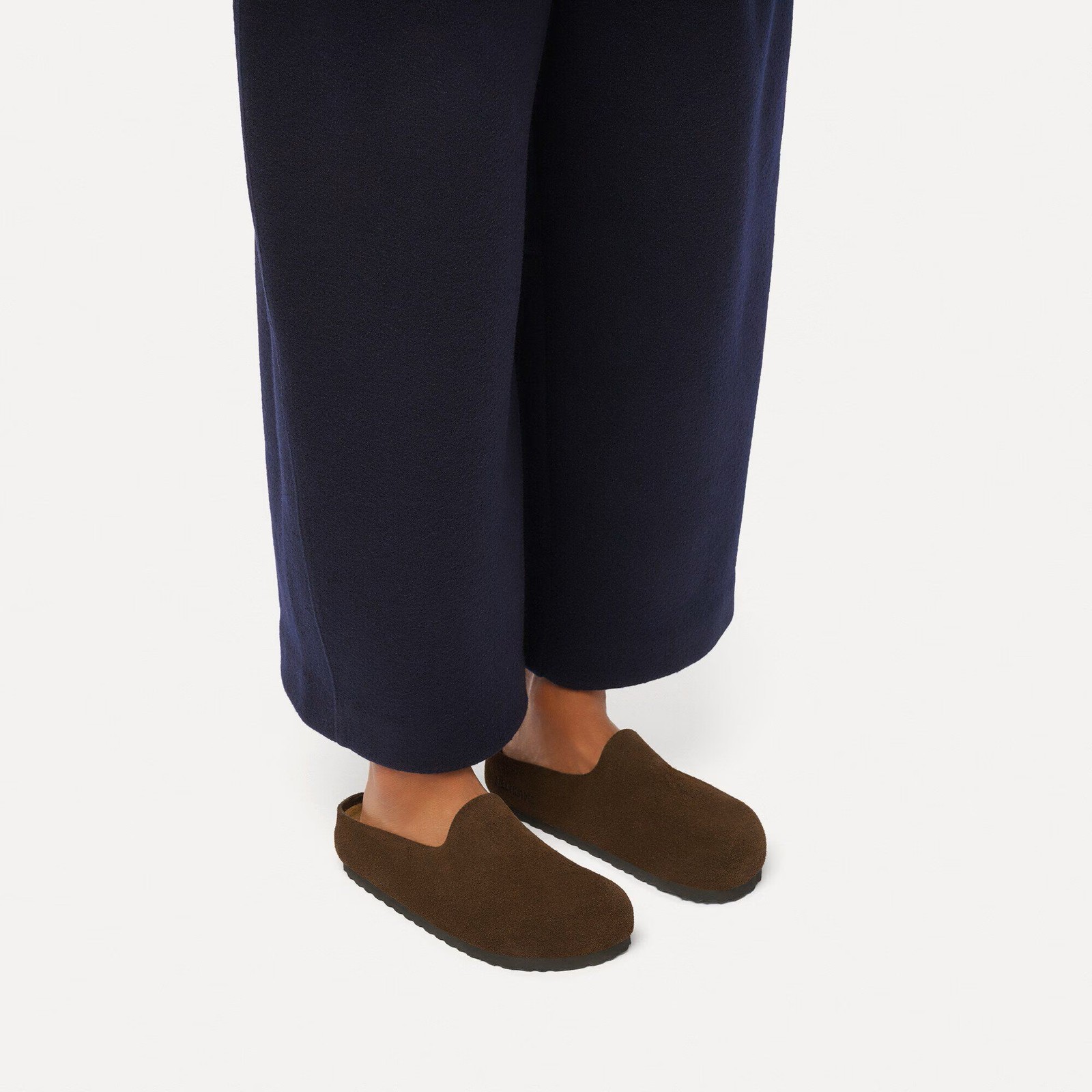 BIRKENSTOCK AMSTERDAM WRAPPED CARAFE MEDIUM/NARROW WIDTH SUEDE CLOGS CLOSED SLIP