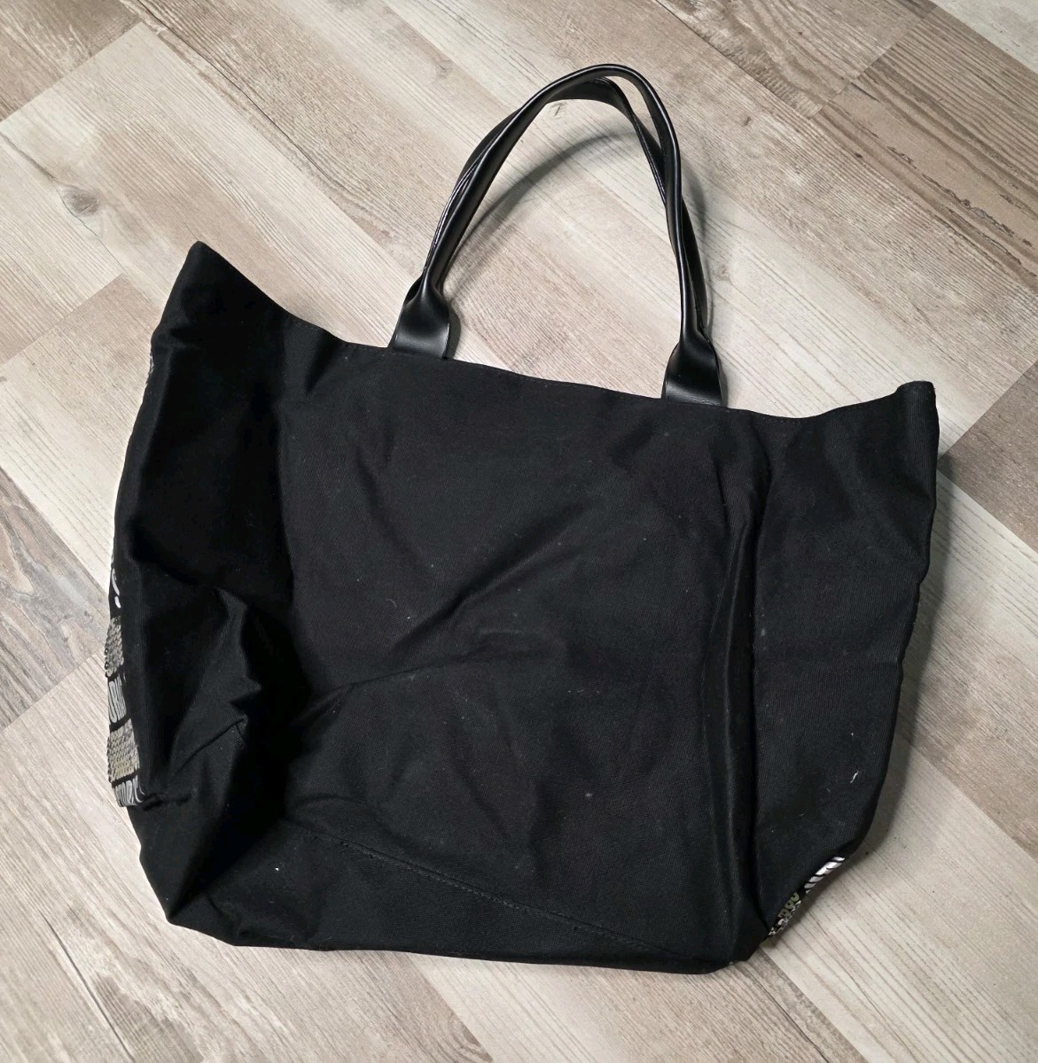 Victoria’s Secret Women’s Sequins Bling Large Tote Bag Silver & Black $68 NEW