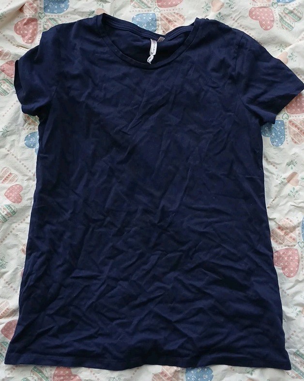 Banana Republic blue t-shirt Size XS W/ a distinctive long white brand tag.