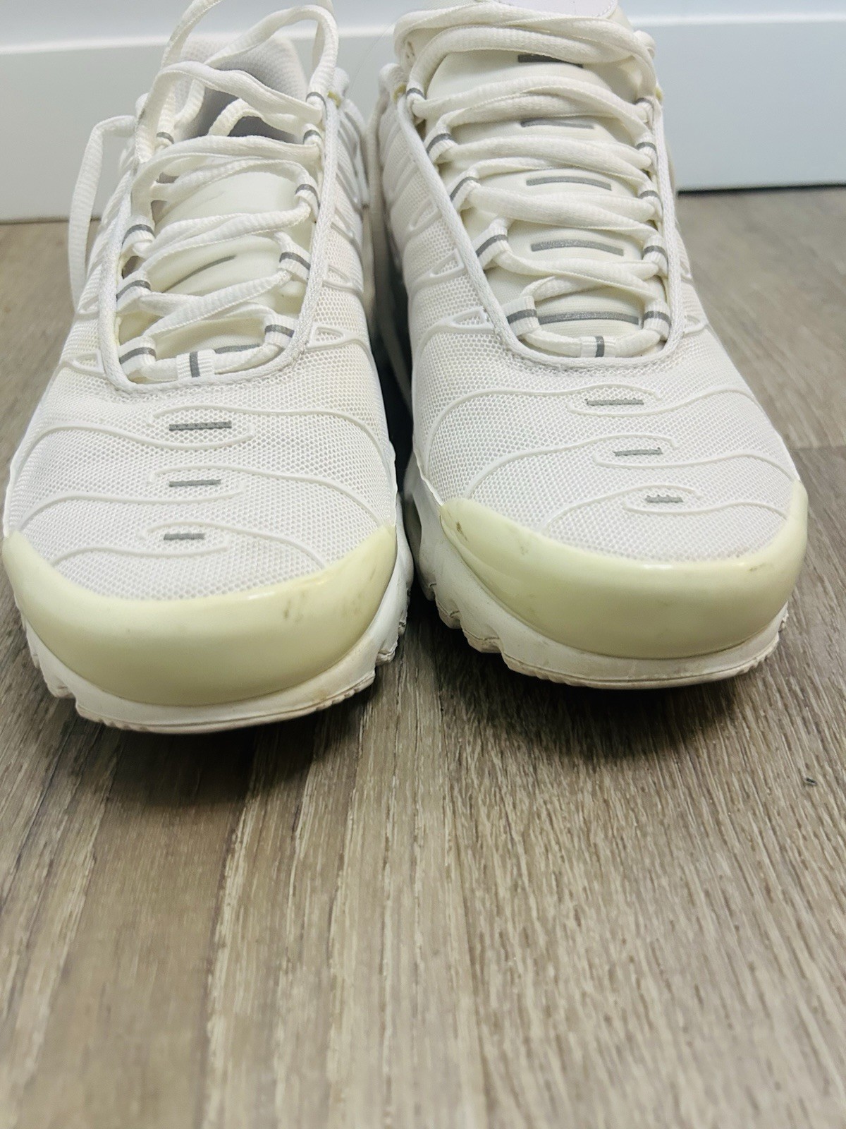 Nike Air Max Woman Size 9 Plus TN Triple White Low Top Mesh Sneakers DM2362-100
