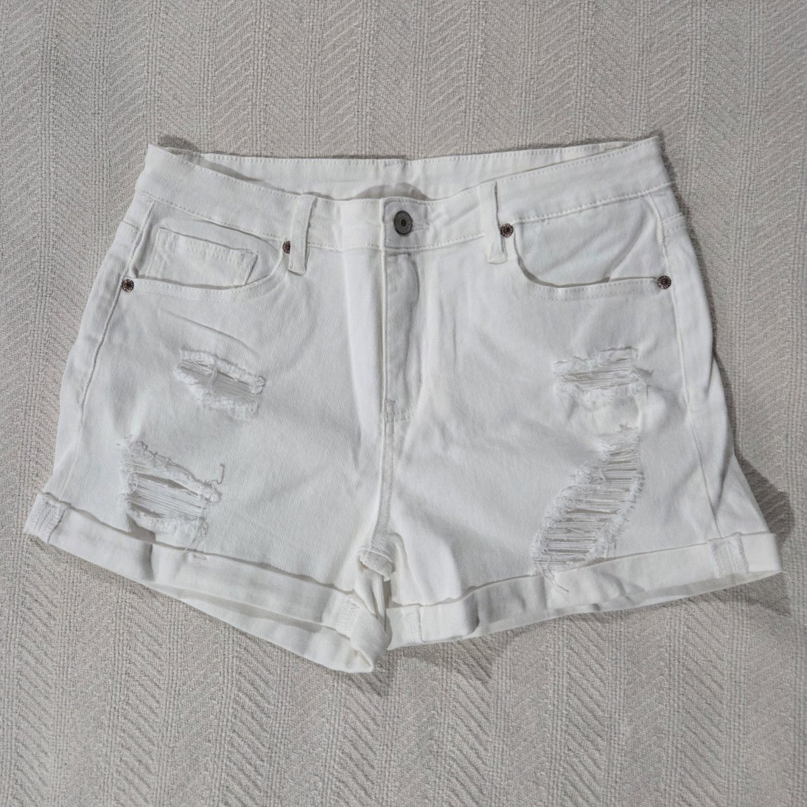 Women’s White Denim Cut Off Shorts Size L Frayed Hem Distressed Pockets