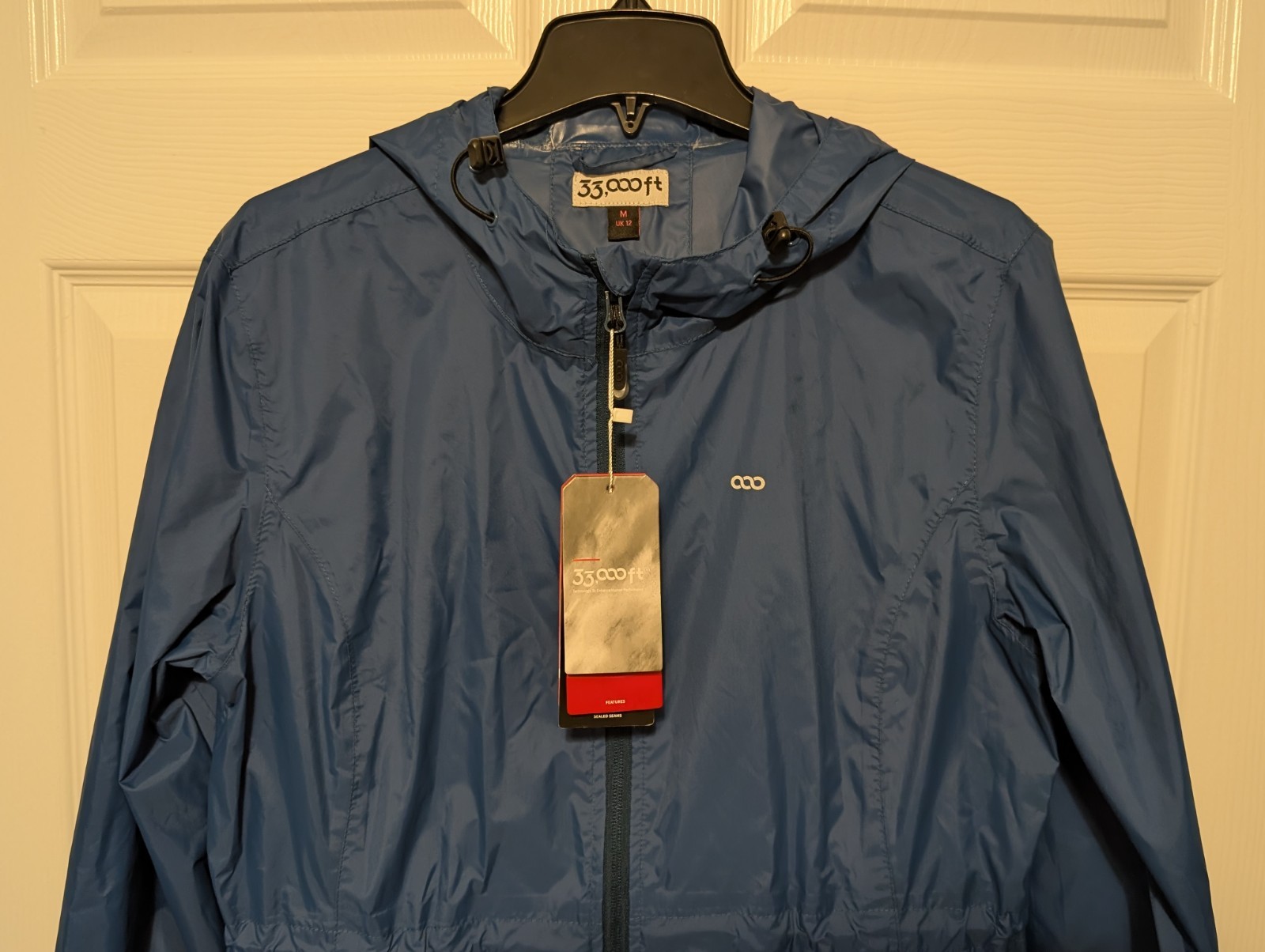 33,000 Ft Rain Jacket Medium Packable Hooded Sealed Seams Water & Wind Proof NEW