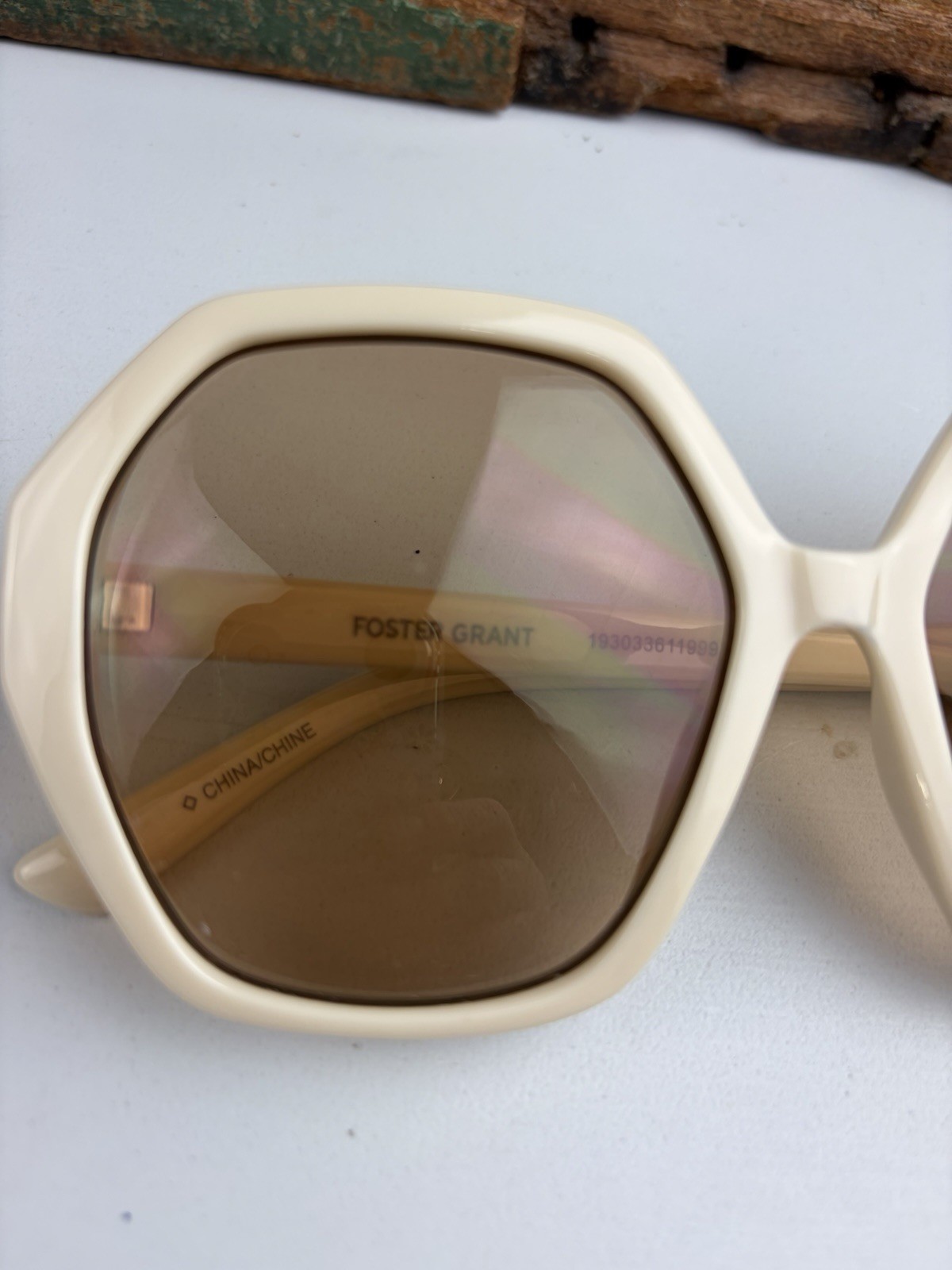 Foster Grant 1970’s Oversized Sunglasses SR1222 193033611999 Light Scratches