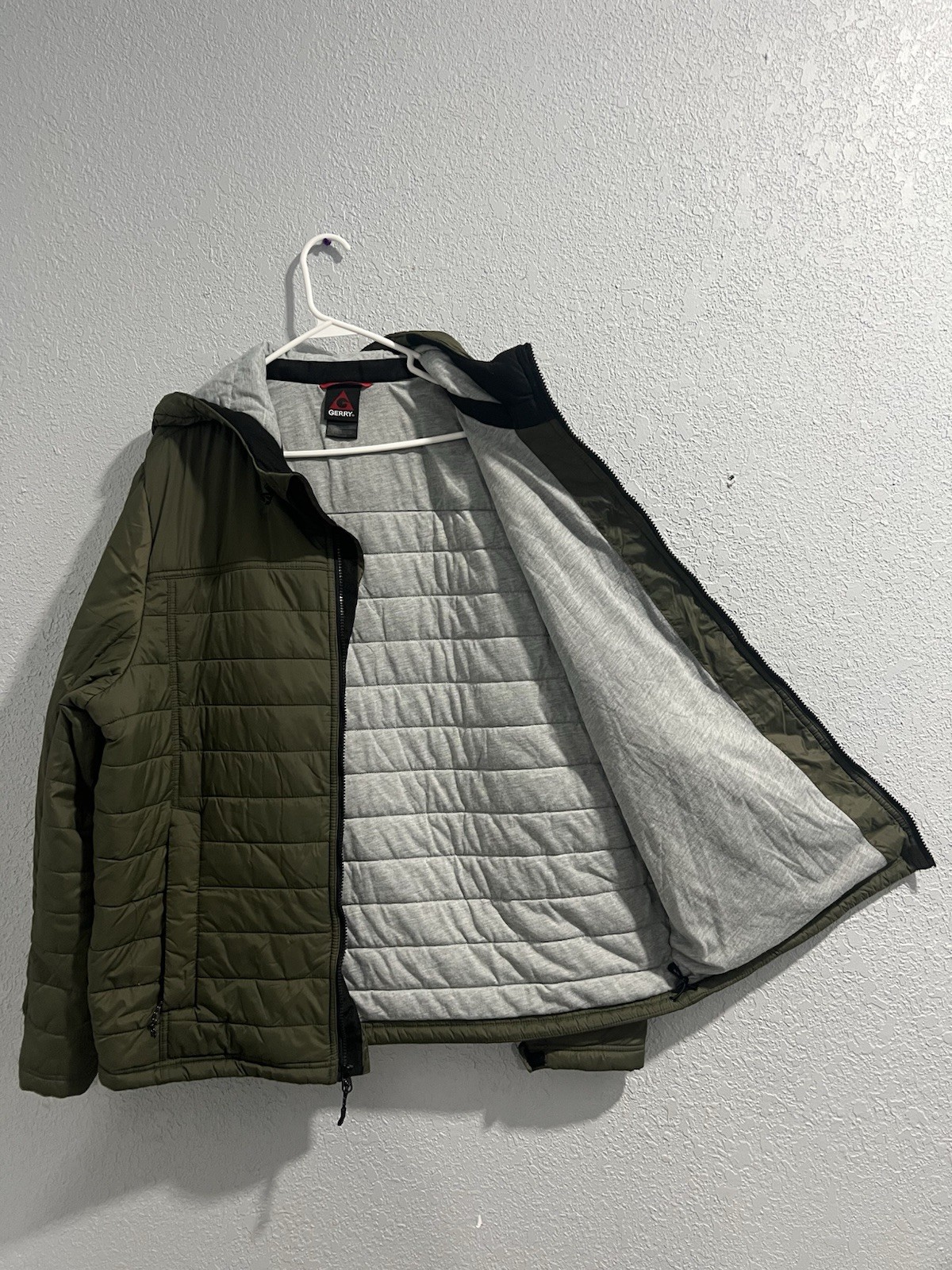 olive green Gerry men’s hooded puffer/insulated jacket