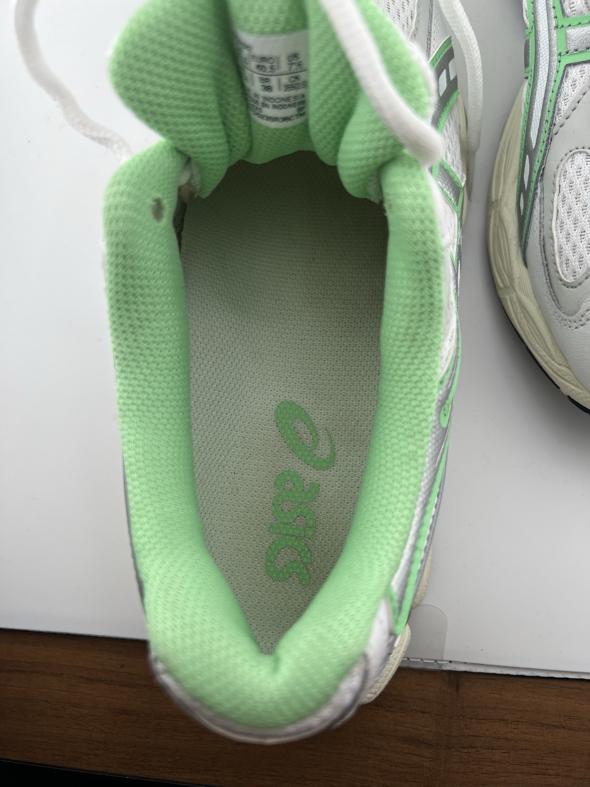 ASICS GEL-NYC 2055 White/menthol Size 7.5 Men’s/womens 9