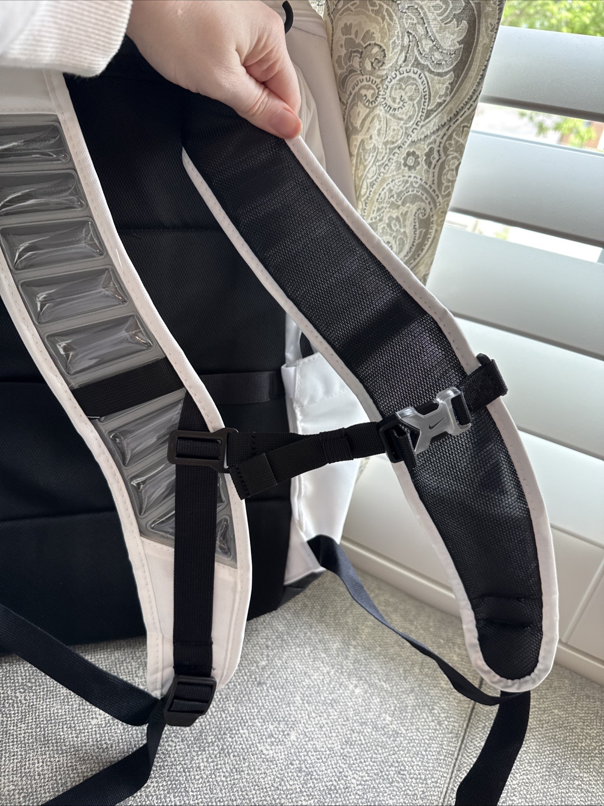 NIKE HM9965-100 Varsity Elite Backpack (32L) White Gold Black