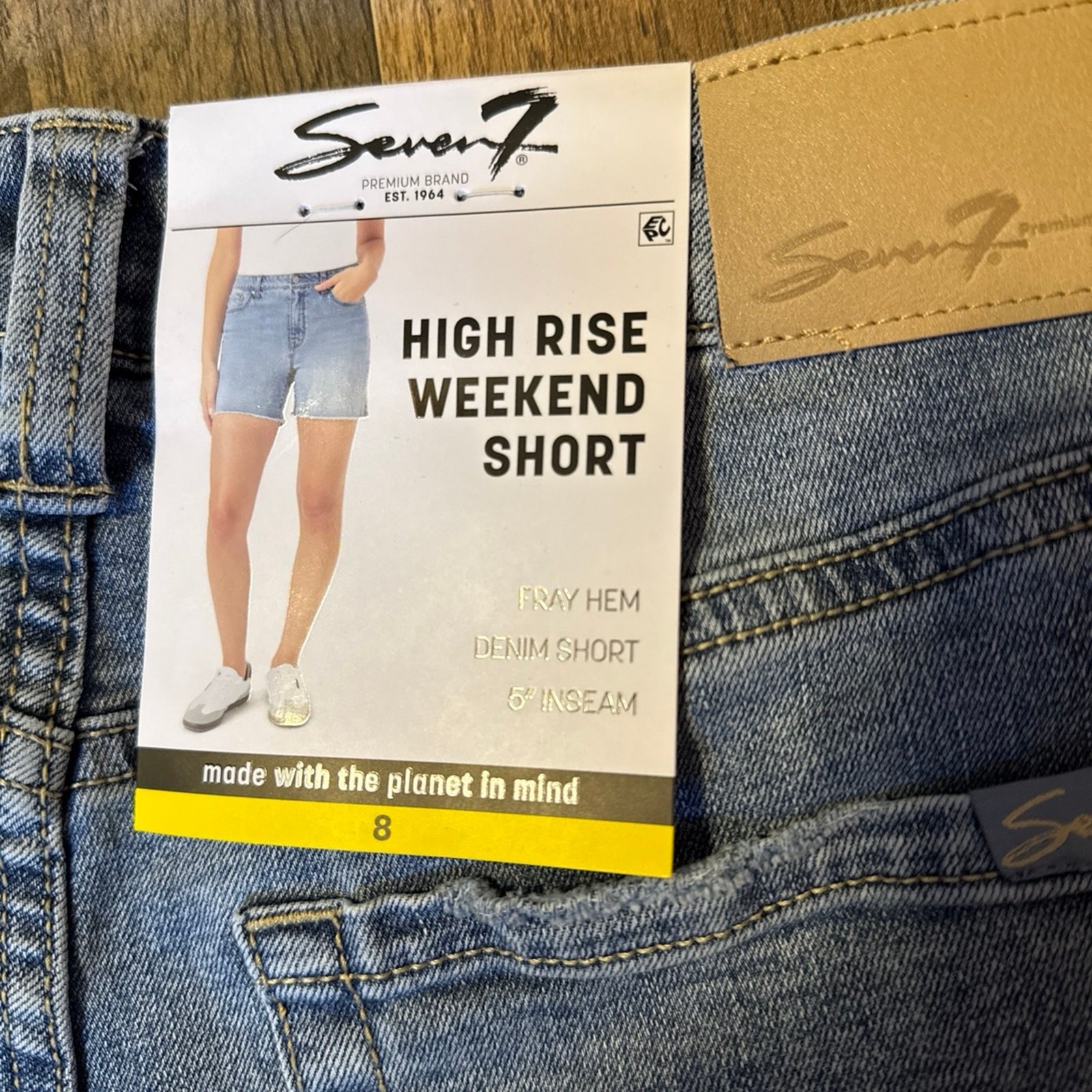 Seven7 High rise weekend Shorts size 8 NWT