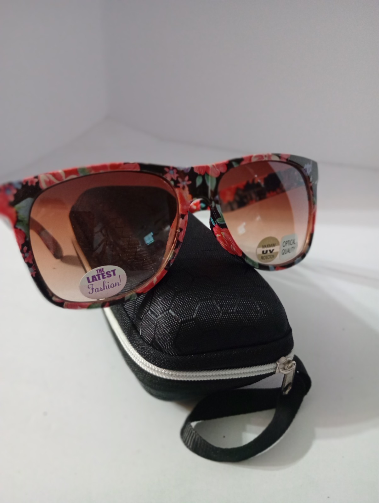 European Designer Pretty Colorful Sunglasses – High Quality , Great Design