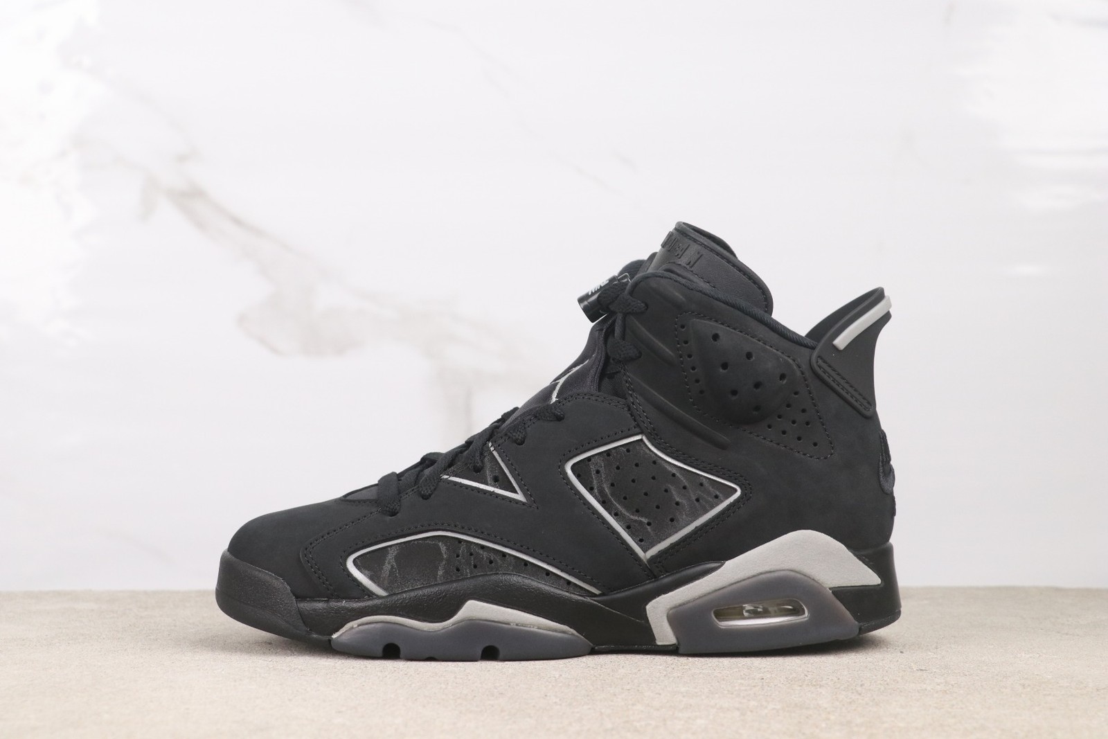 IR2266-010 New NK AJ6 Retro Cap and Gown Black Men’s Size 7-13