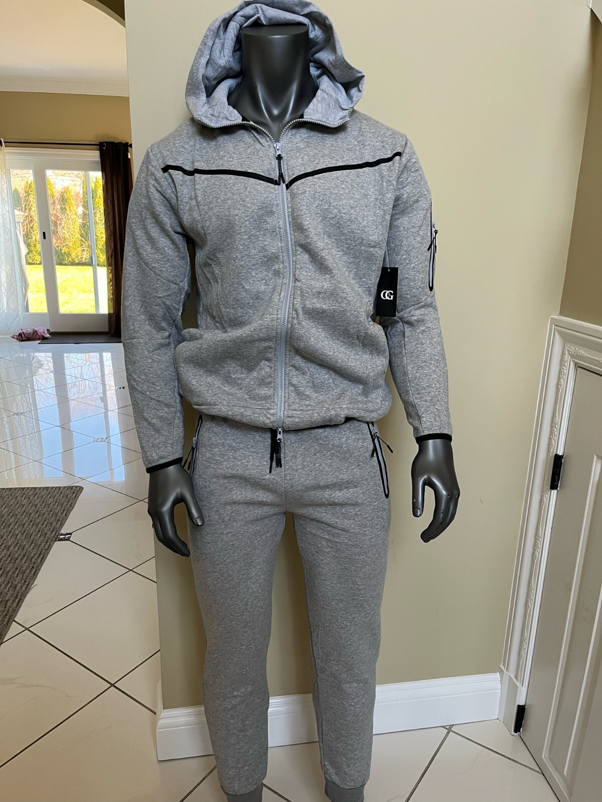 HOODIE AND SWEATPANTS TECH FLEECE STYLE SET NEW LIGHT COOL GREY AND BLACK WOW