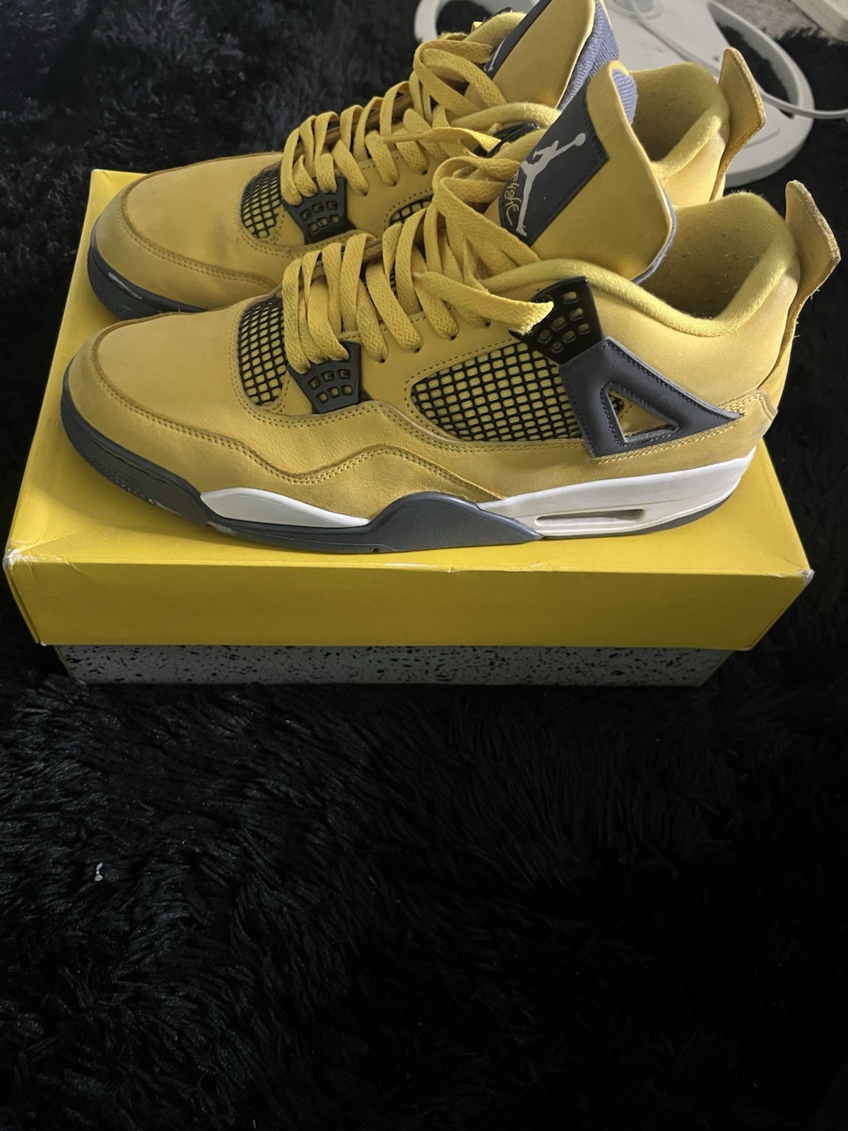 Air Jordan 4 Retro Lightning Size 14