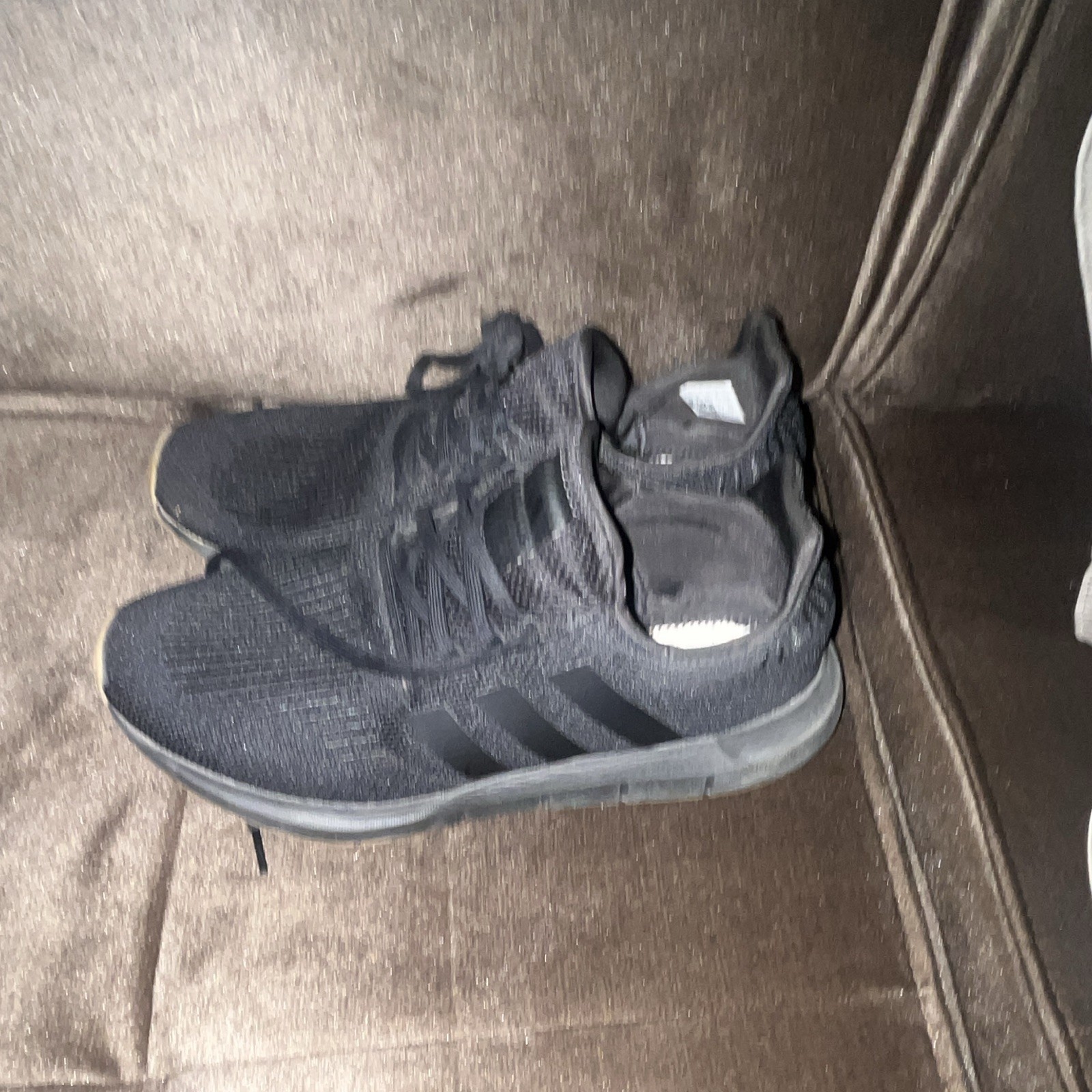 adidas Men’s Black Low Top Lace Up Solid Athletic Sneaker Activewear Casual