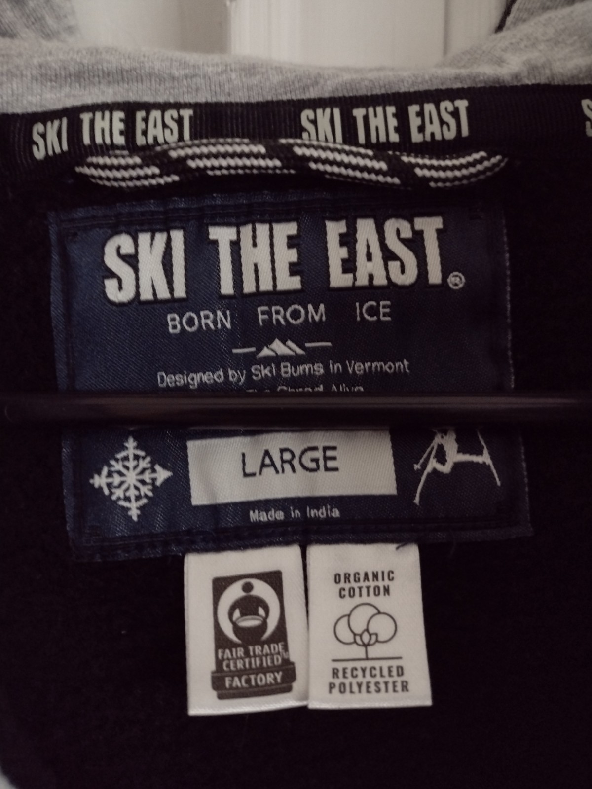 Ski the East Hoodie/Pullover/Zip Up Jacket – Men’s Large (L) – Black and Grey