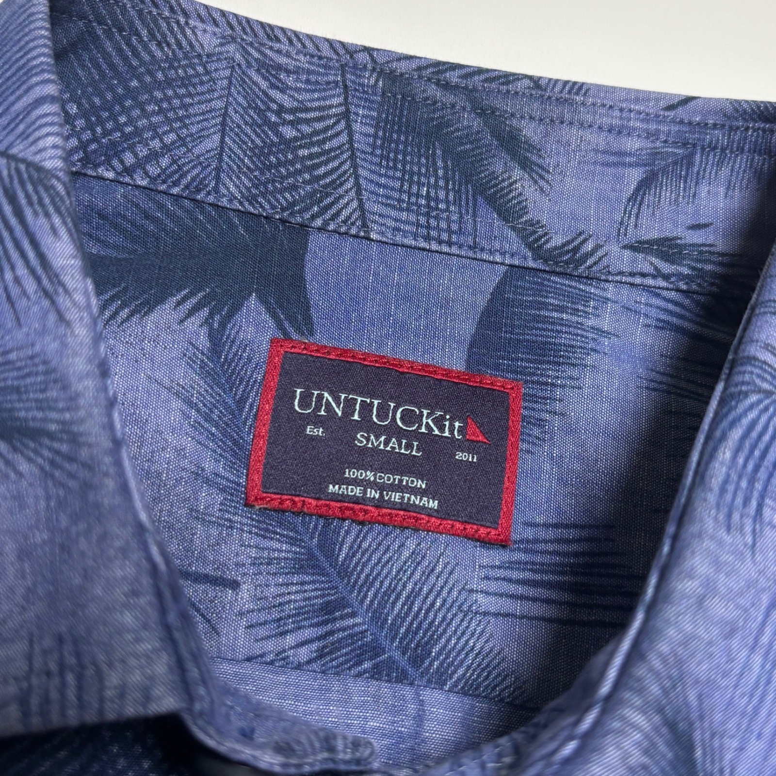 UNTUCKit Ferrara Tropical Blue Palm Leaf Mens S Short Sleeve Button Up Shirt