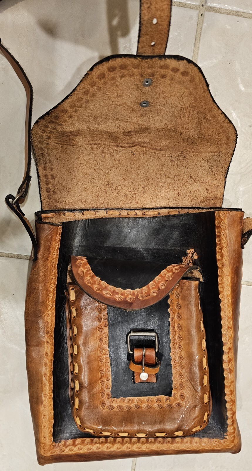 Vintage Hand Tooled Leather Bag Purse Hippie Mexico Crossbody 11″ Aztec Warrior