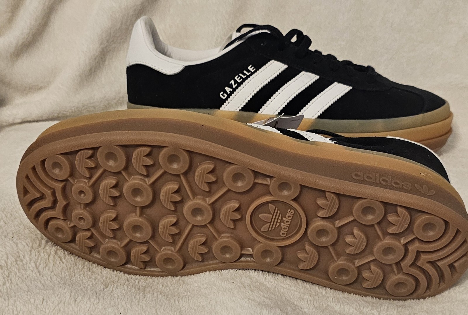 ADIDAS GAZELLE Bold Core Black White Gum Suede Size 6.5 Unisex