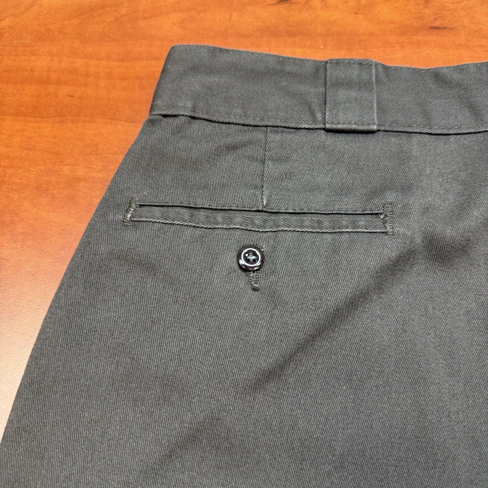 Dickies Shorts Mens 36 Brown Cell Phone Pocket Loose Fit Logo Cotton Workwear