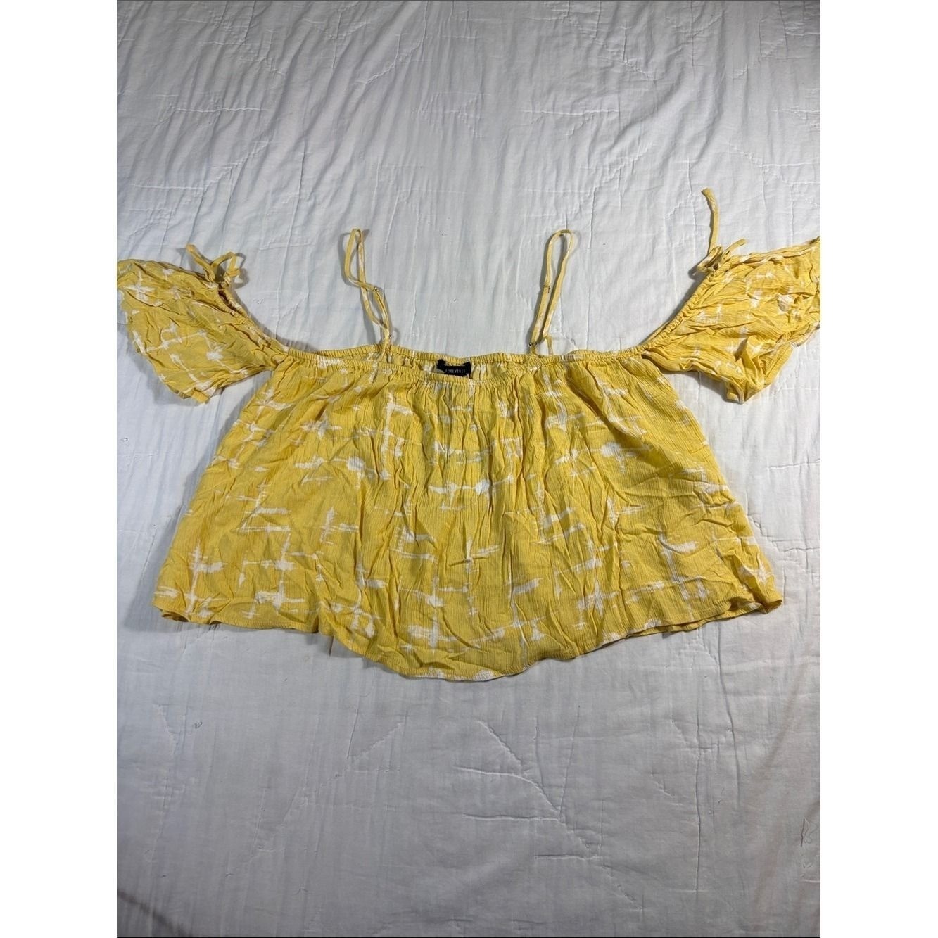 Festival Yellow White Tie Dye Off Shoulder Cold Shoulder Flowy Crop Top M NWT