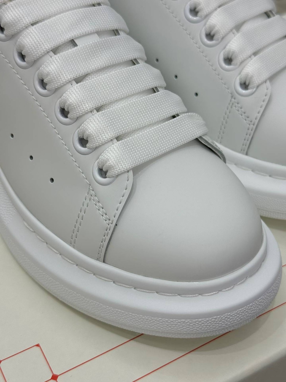 Alexander McQueen Oversized Sneaker White Black Heel Gold Logo Men