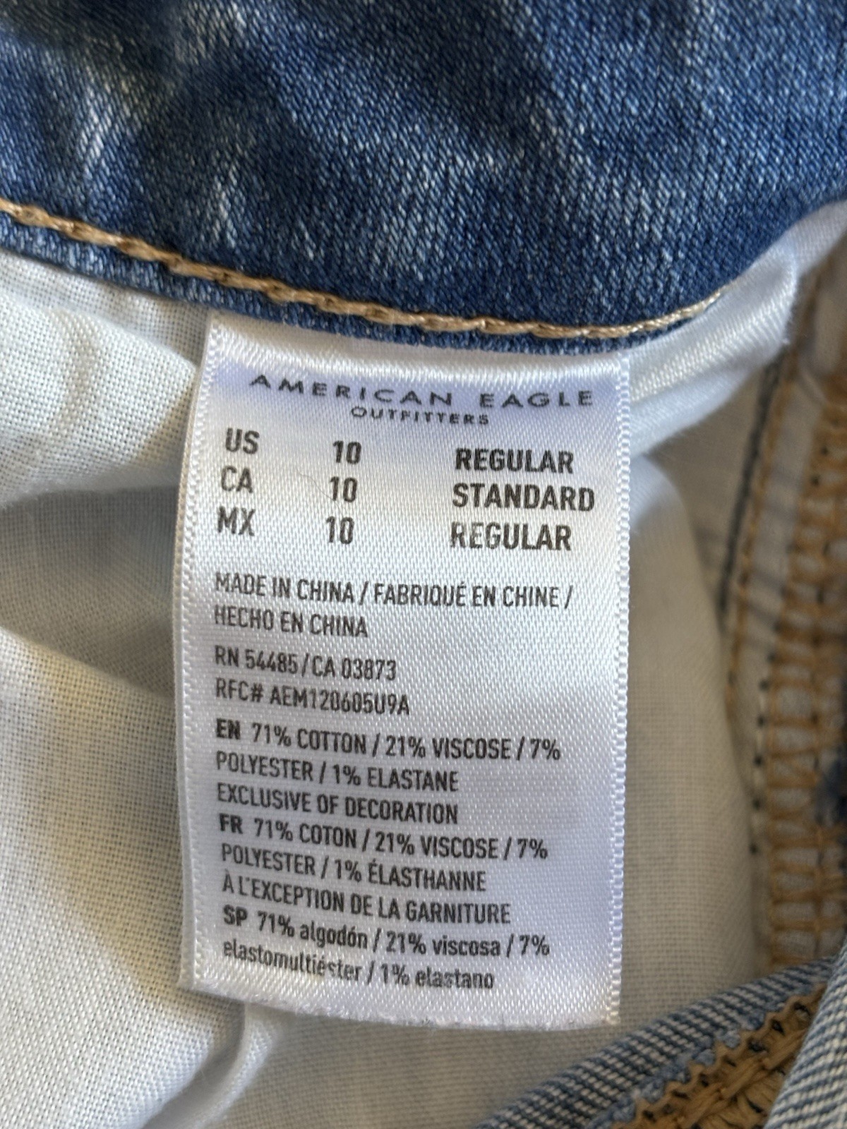 American Eagle Women’s Blue Light Wash High Rise Distressed Jegging
