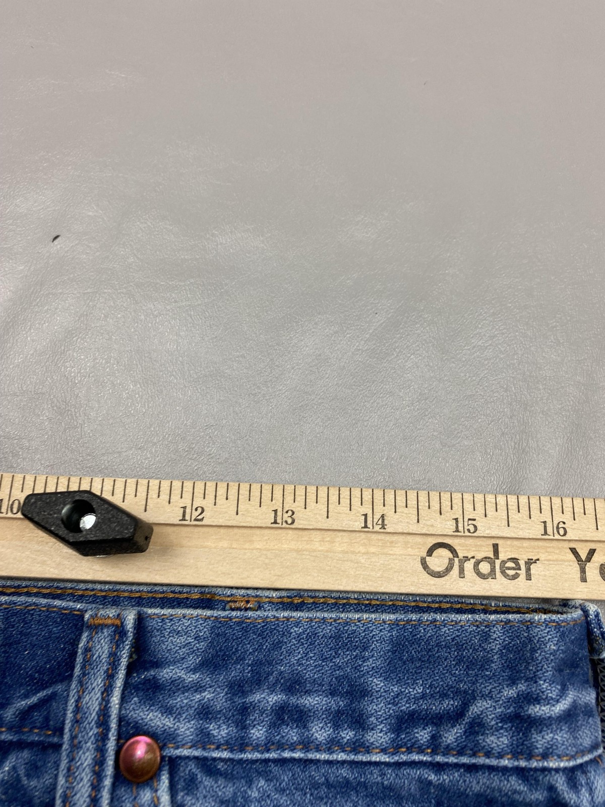 Jeans Mens 32×32 Blue Medium Wash Straight Denim Pants Distressed Cotton Pockets