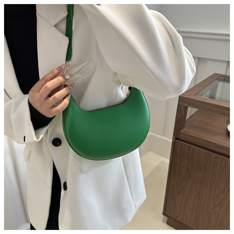 Luxury Moon Shape Shoulder Bag Womens Designer Style Baseball Handbag Purse
