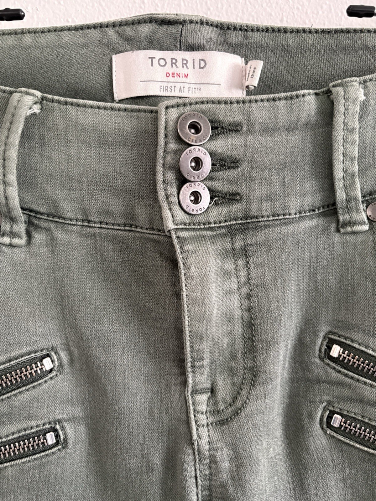 Torrid First at Fit Multi Zip High Rise Skinny Jeggings Olive Green 12R