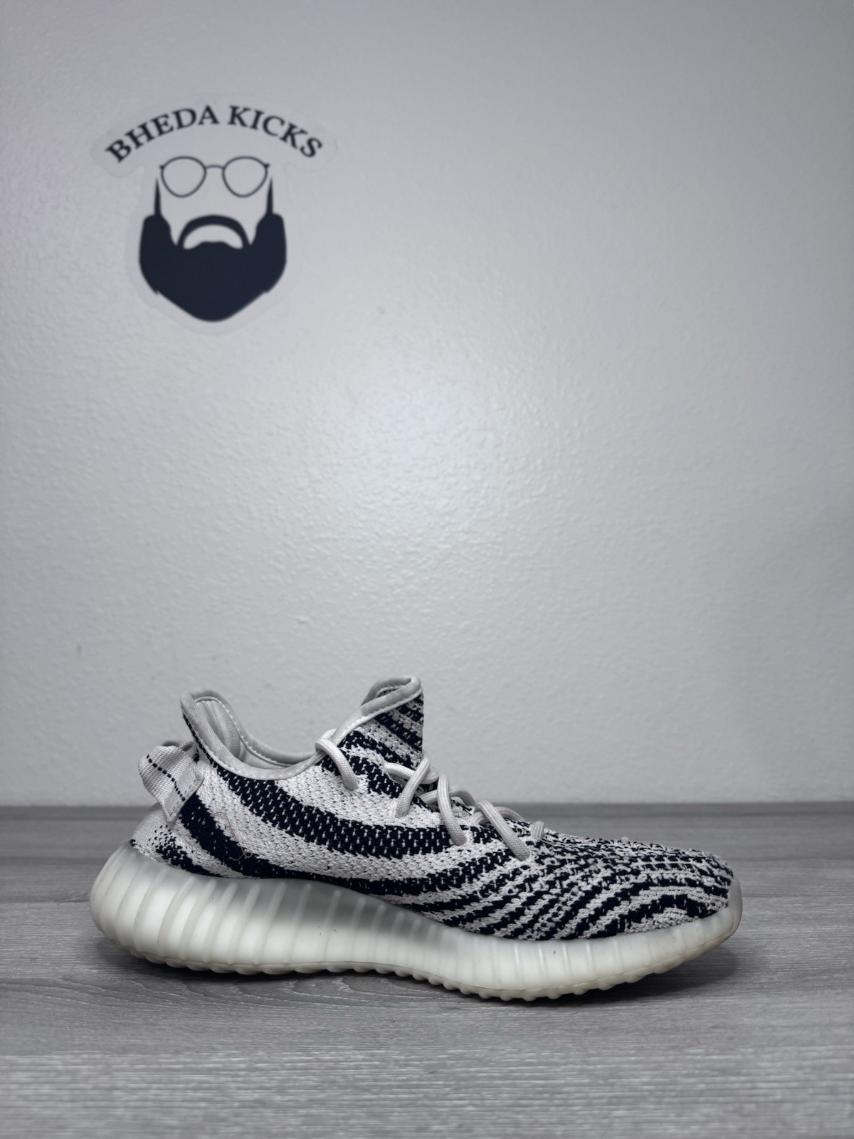 Size 8 – Adidas Yeezy Boost 350 V2 “Zebra” Men’s CP9654 Preowned Sneaker