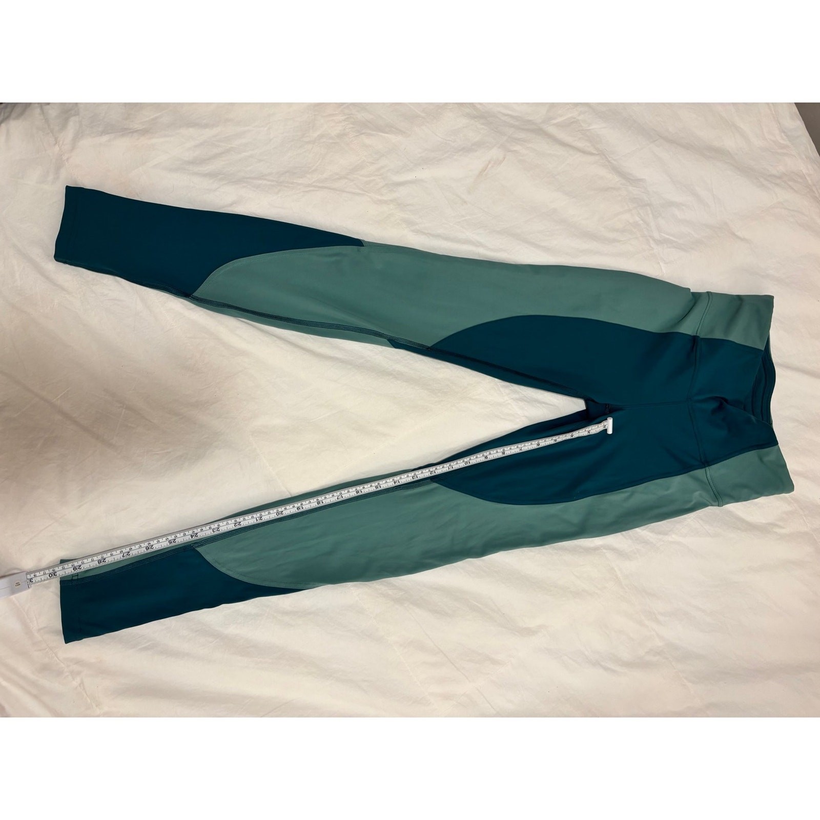 Lululemon Wake & Train Tight *28″ Green Jasper / Frosted Pine Size 6 Nulux