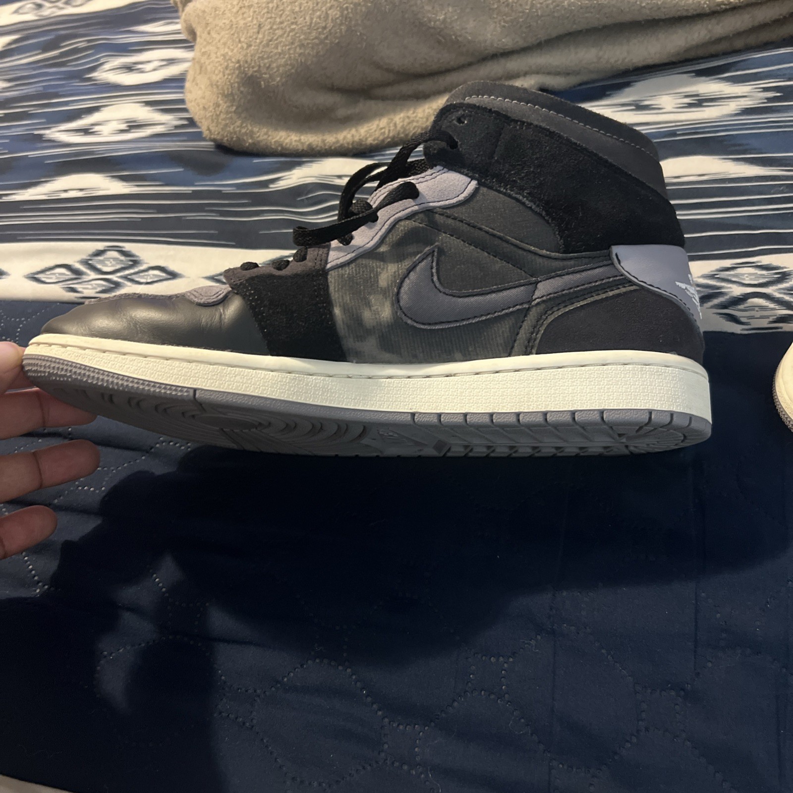 0680) Nike Air Jordan 1 Mid SE Craft “Inside Out” BLACK/GREY DM9652-001 Size 9.5