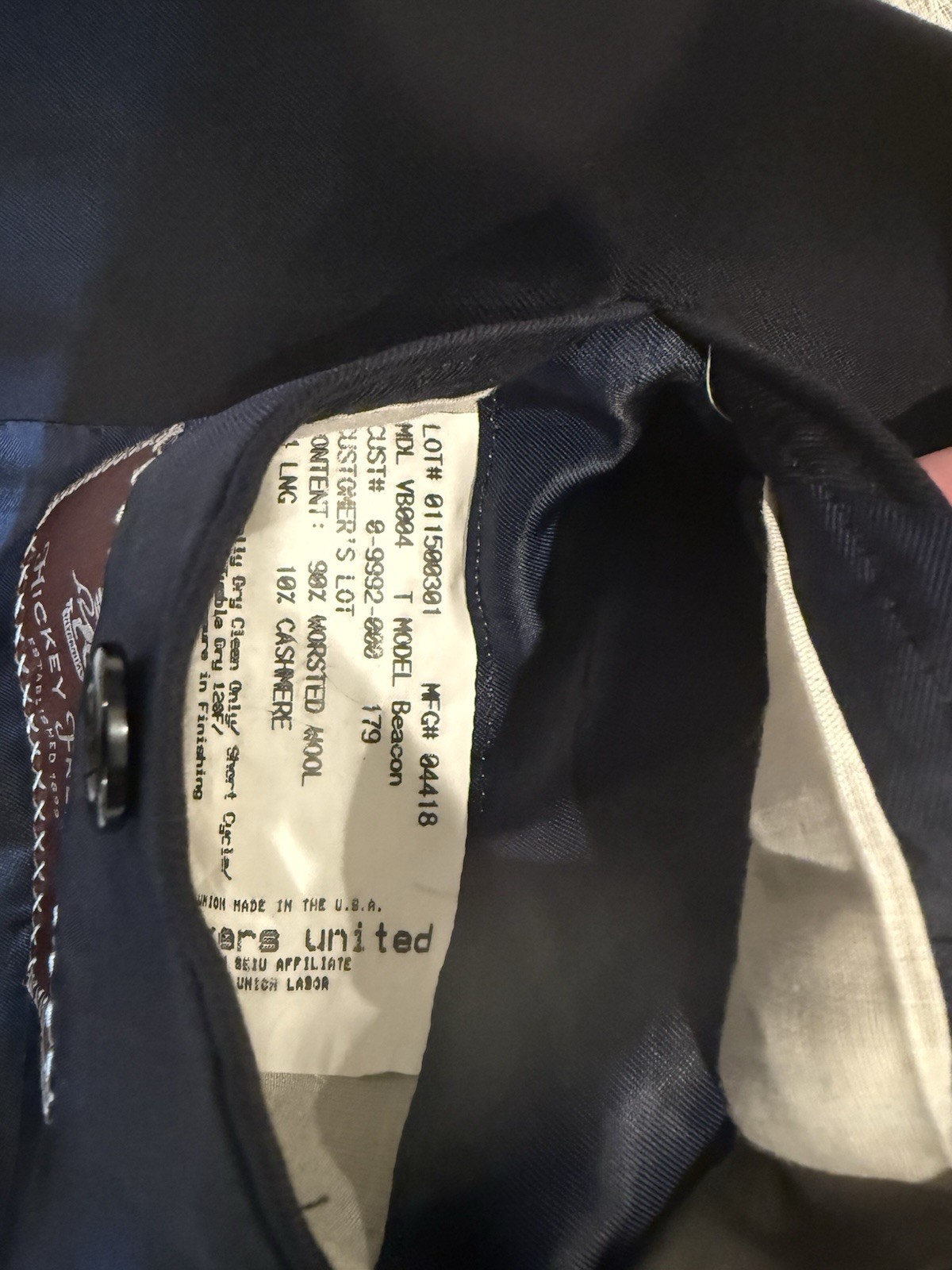 Hickey Freeman Wool/Cashmere Beacon Navy Blazer – Made in USA