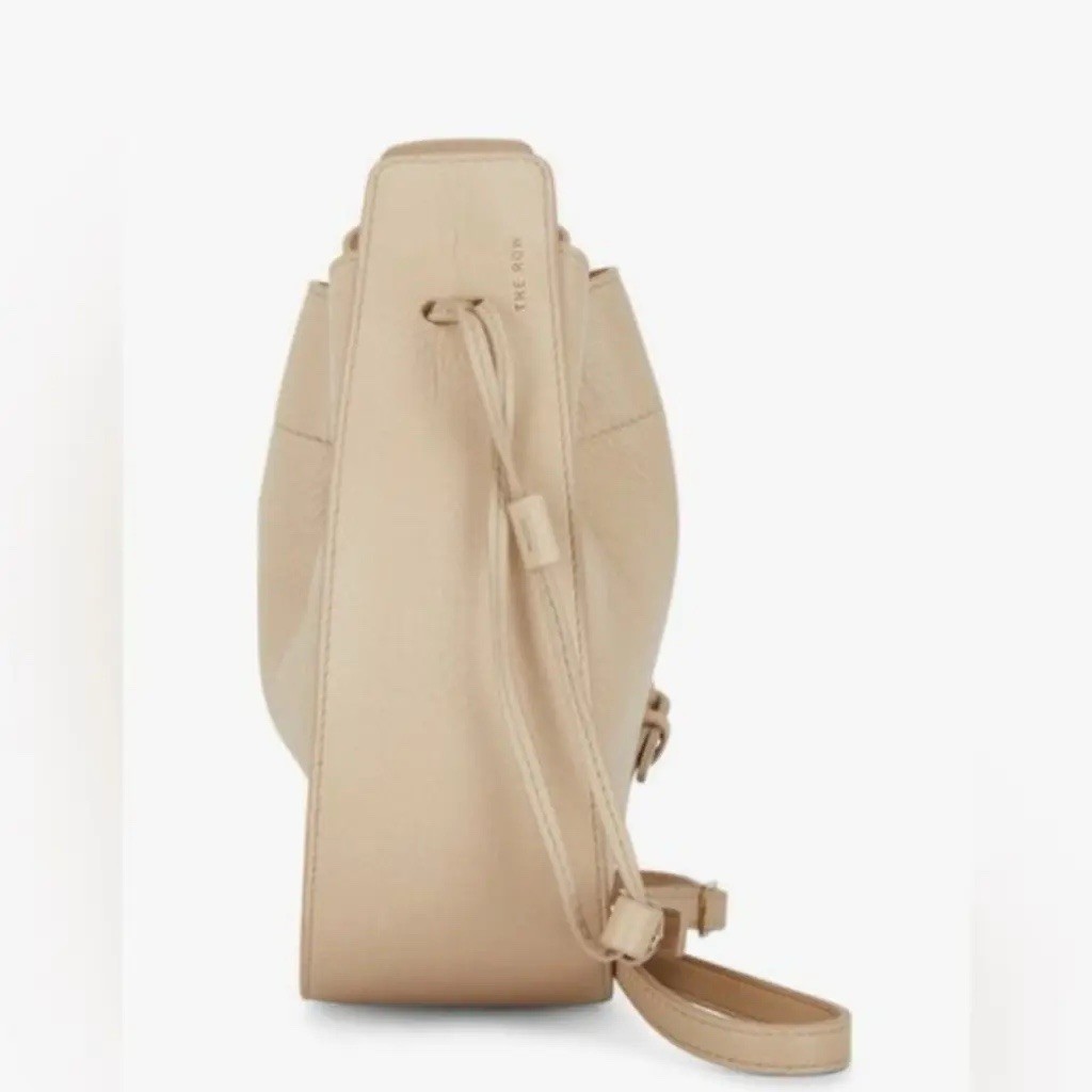 THE ROW Beige Pebbled Drawstring Bucket Crossbody Bag Gold Hardware