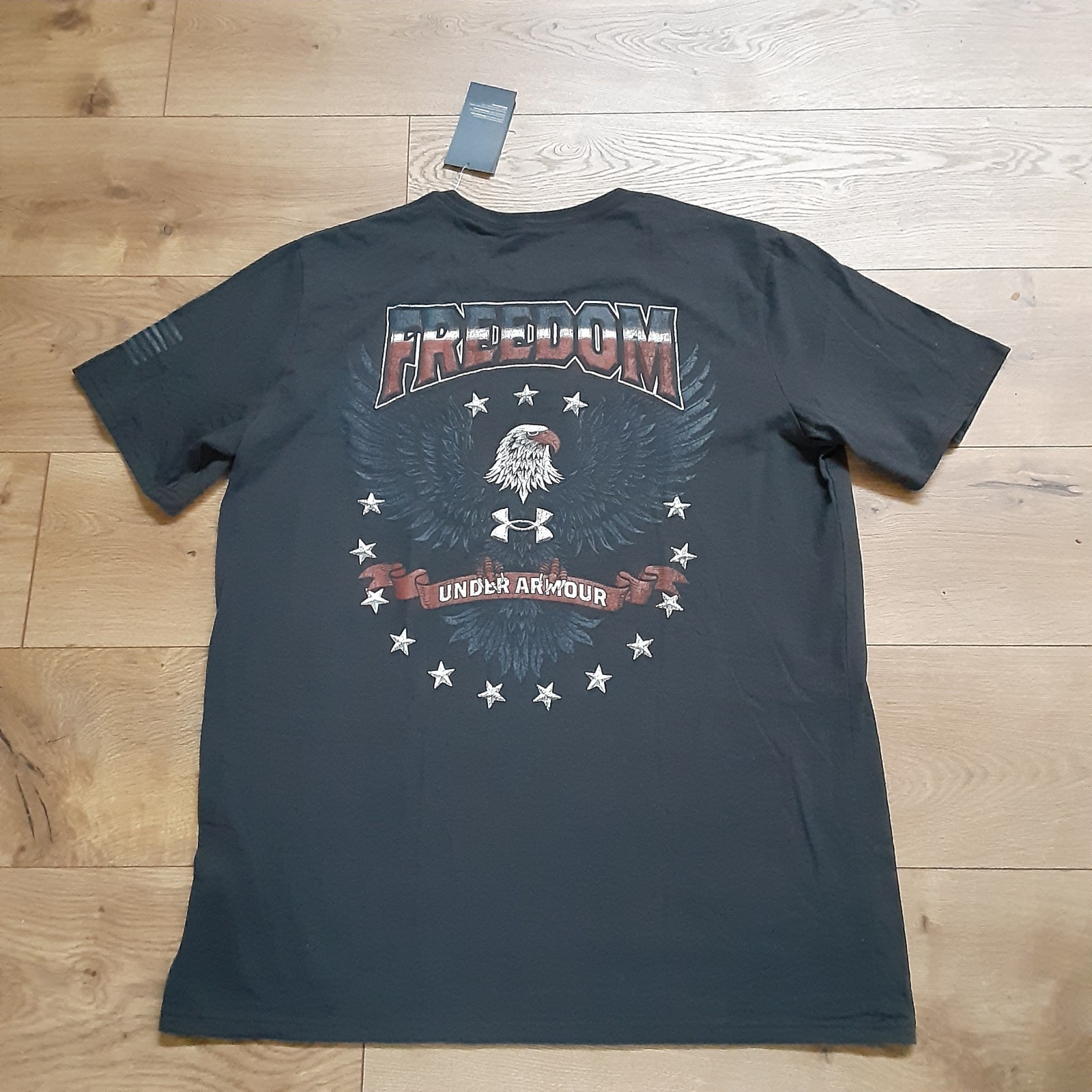 Under Armour UA Shirt Mens Medium Grey Freedom Eagle T Graphic Tee USA Flag New