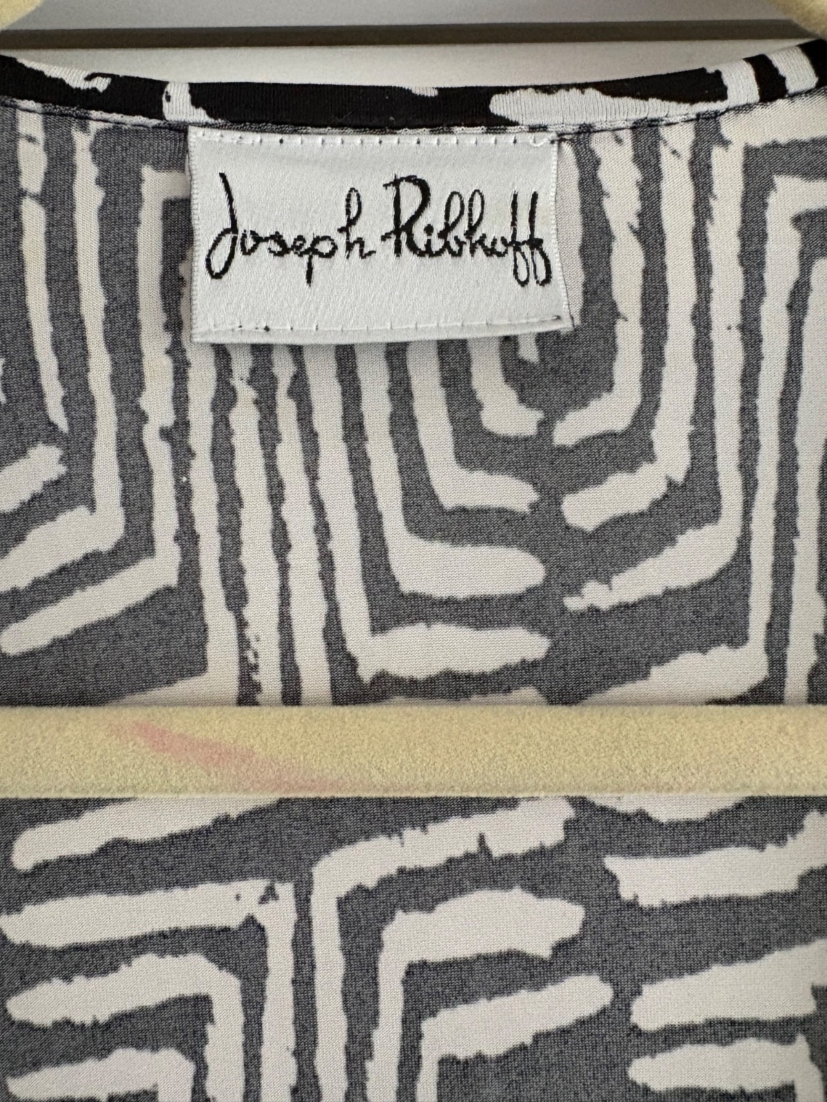 JOSEPH RIBKOFF (S) Black/White Zebra Print Tie Front Top/Tank EUC