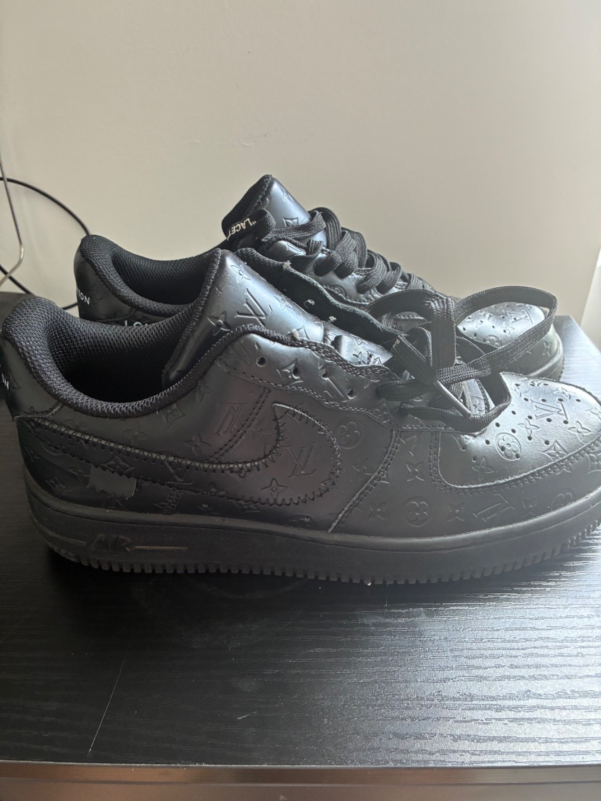Size 9.5 – Louis Vuitton x Nike Air Force 1 White